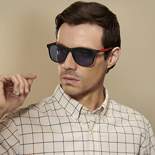 Vincent Chase Eyewear By Lenskart | Full Rim Wayfarer Branded Latest And Stylish Sunglasses | Polarized And 100% Uv Protected | Men & Women | Large | Vc S11113 (Color-Black/Lens Blue)-Pack Of 1