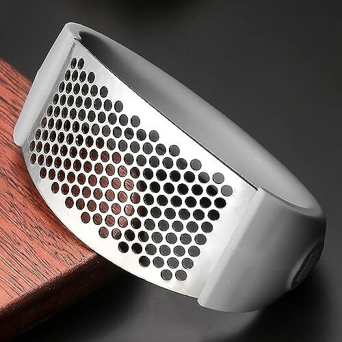 Wolpin Garlic Crusher Presser Ring Garlic Kitchen Tool Multi-Function Manual Portable Ginger Mincer, Stainless Steel