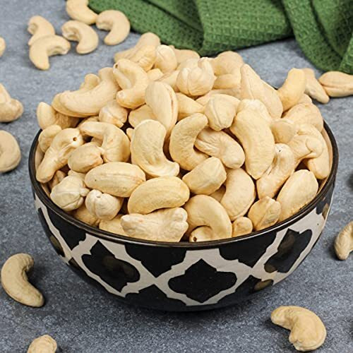 Urban Platter Bold Cashew Nuts (Grade W240), 450G