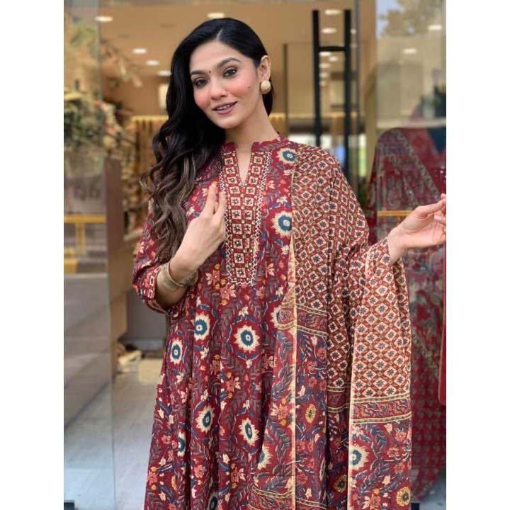 KLOSIA Women Printed Anarkali Kurta and Pant With Dupatta (IN, Alpha, L, Maroon)