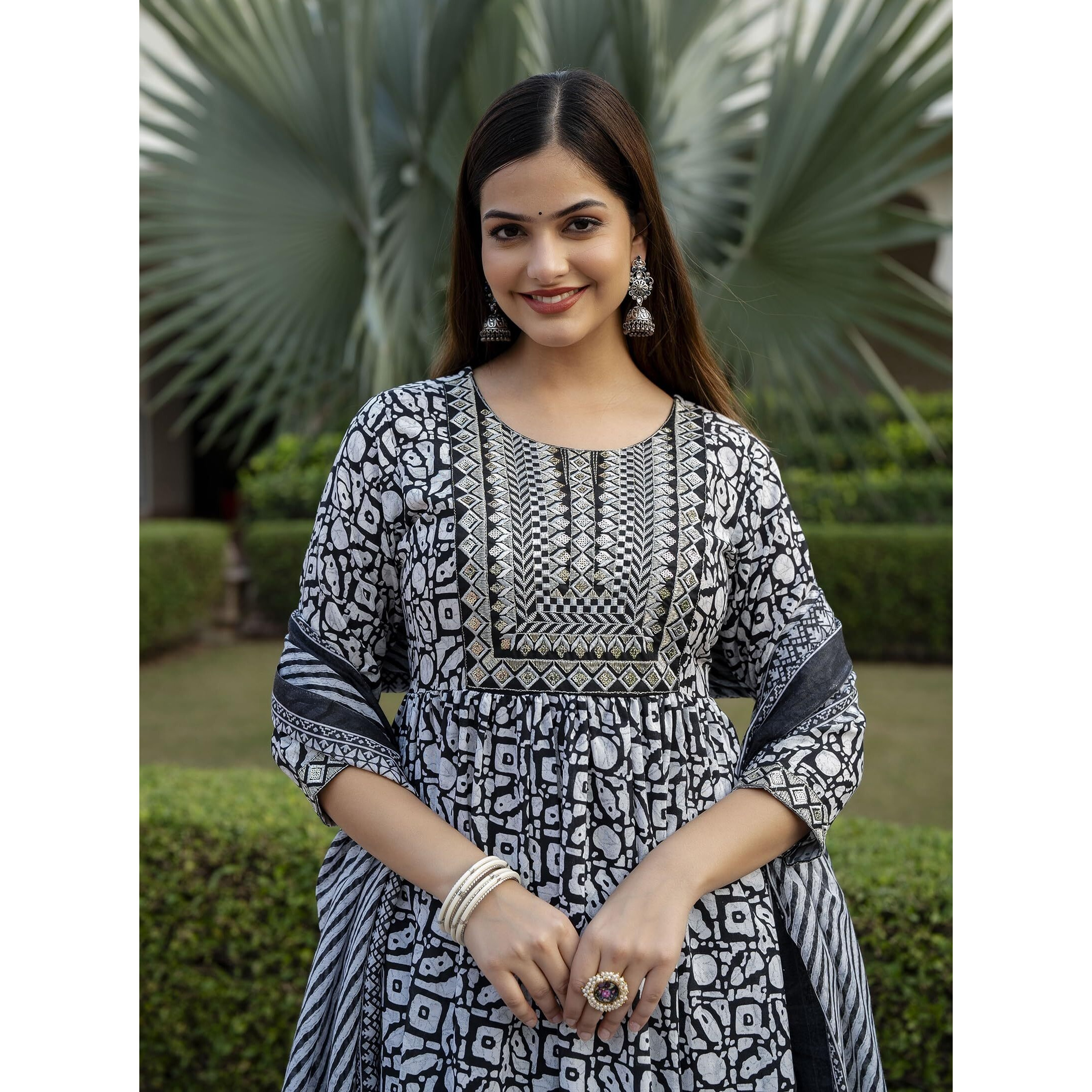 KLOSIA Women Embroidered Kurta and Pant Set with Dupatta (X-Large) Grey