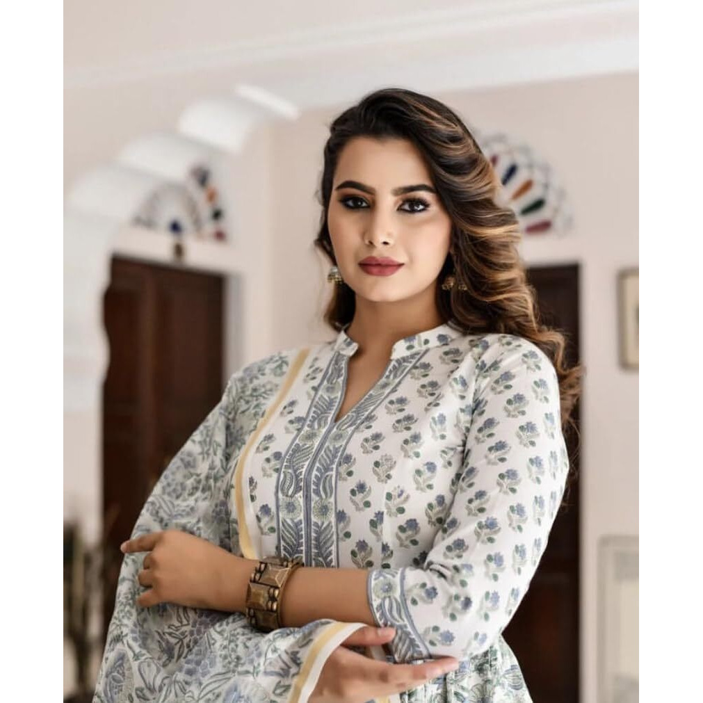 KLOSIA Women Block Printed Anarkali Kurta and Pant Set with Printed Dupatta (Medium)