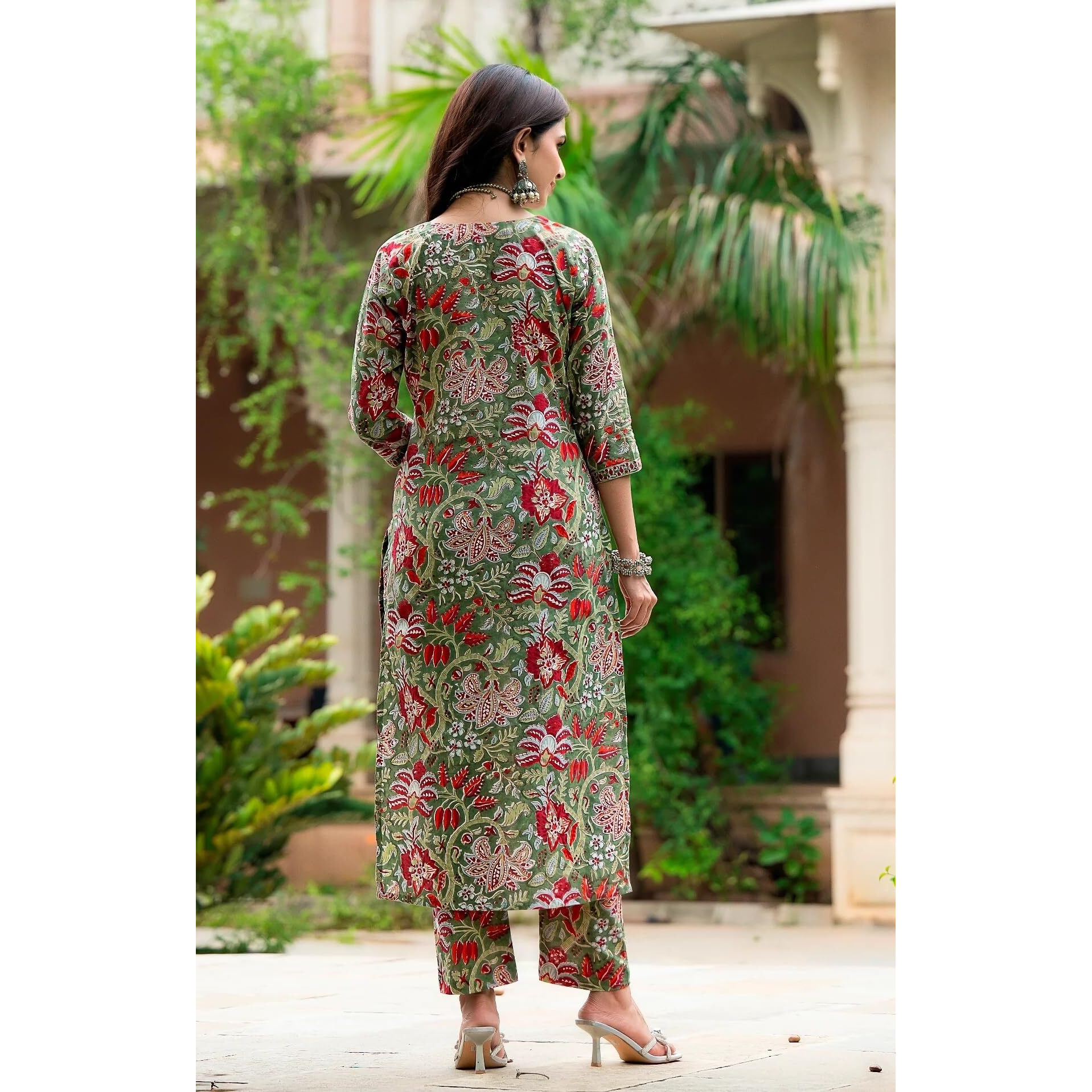 KLOSIA Women Printed Straight Kurta and Pant set with Dupatta (Large)