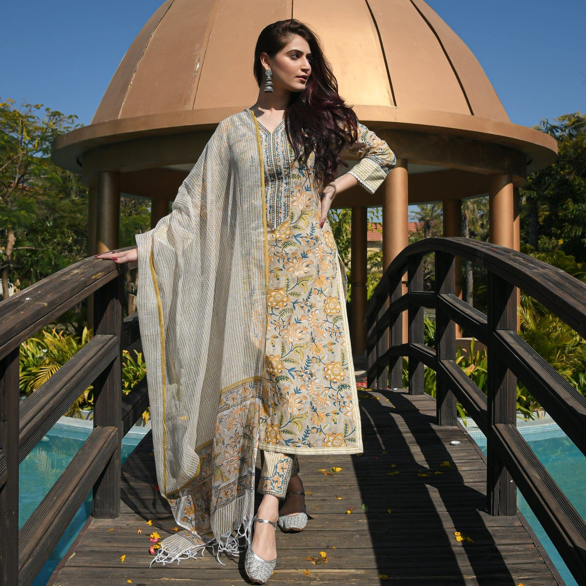 KLOSIA Women Floral Printed Kurta and Pant Set with Dupatta (X-Large)