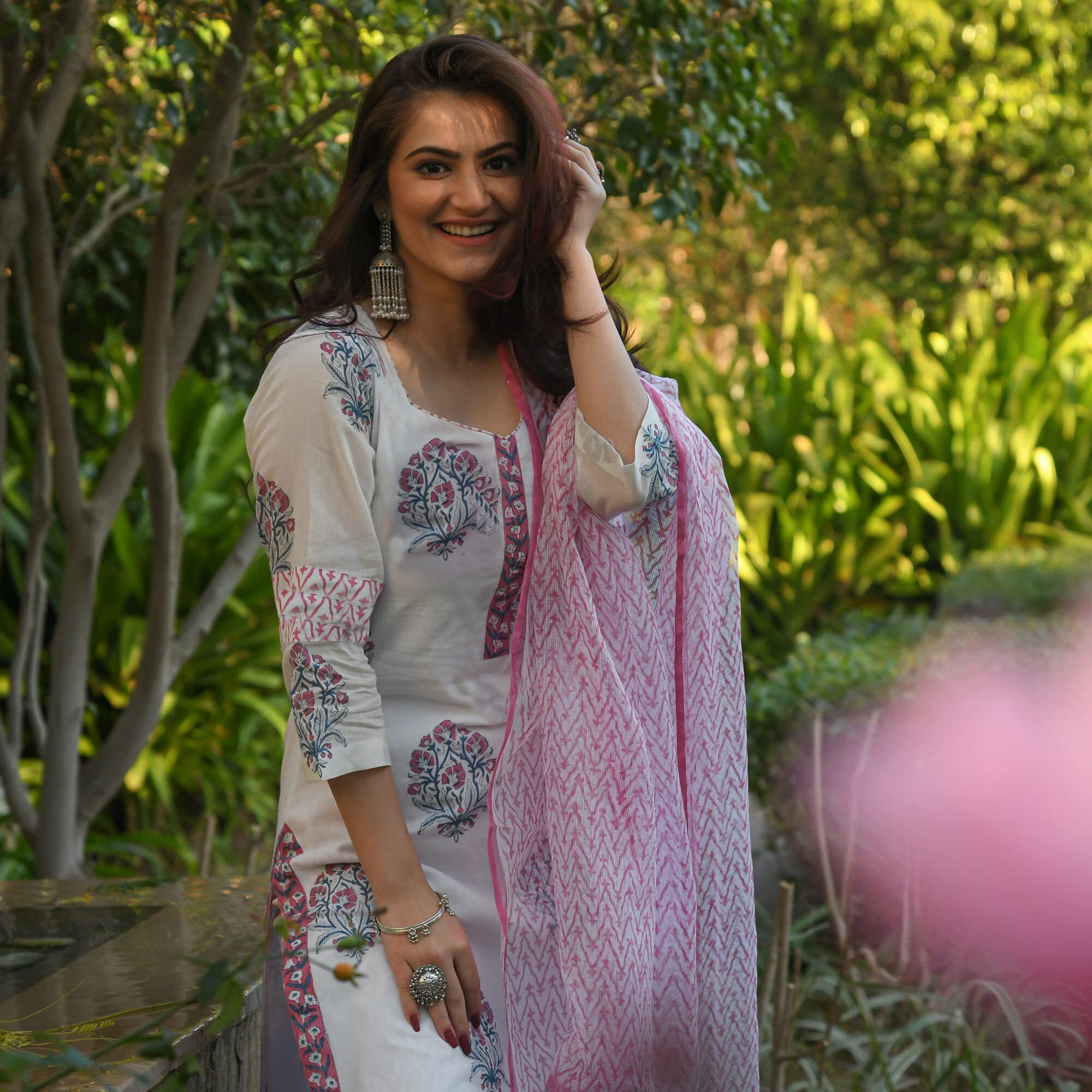 KLOSIA Women Block Printed Kurta Set with Dupatta (Small) White