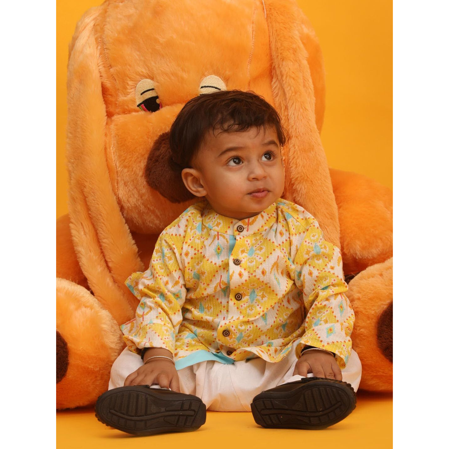 VASTRAMAY Infant Boys Yellow And White Cotton Blend Kurta Pyjama Set_VSHISBK186YWnPWH_20