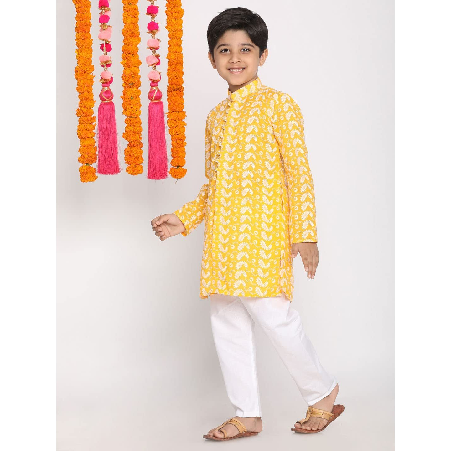 VASTRAMAY Boys' Cotton Kurta Pyjama Set with Lucknowi Chikankari Embroidery, Full Sleeves & Mandarin Collar  Perfect For Ethnic & Festive Occasions