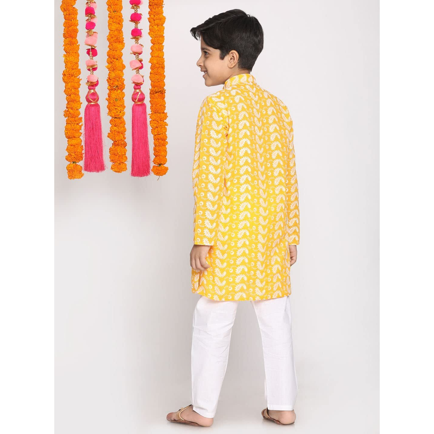 VASTRAMAY Boys' Cotton Kurta Pyjama Set with Lucknowi Chikankari Embroidery, Full Sleeves & Mandarin Collar  Perfect For Ethnic & Festive Occasions