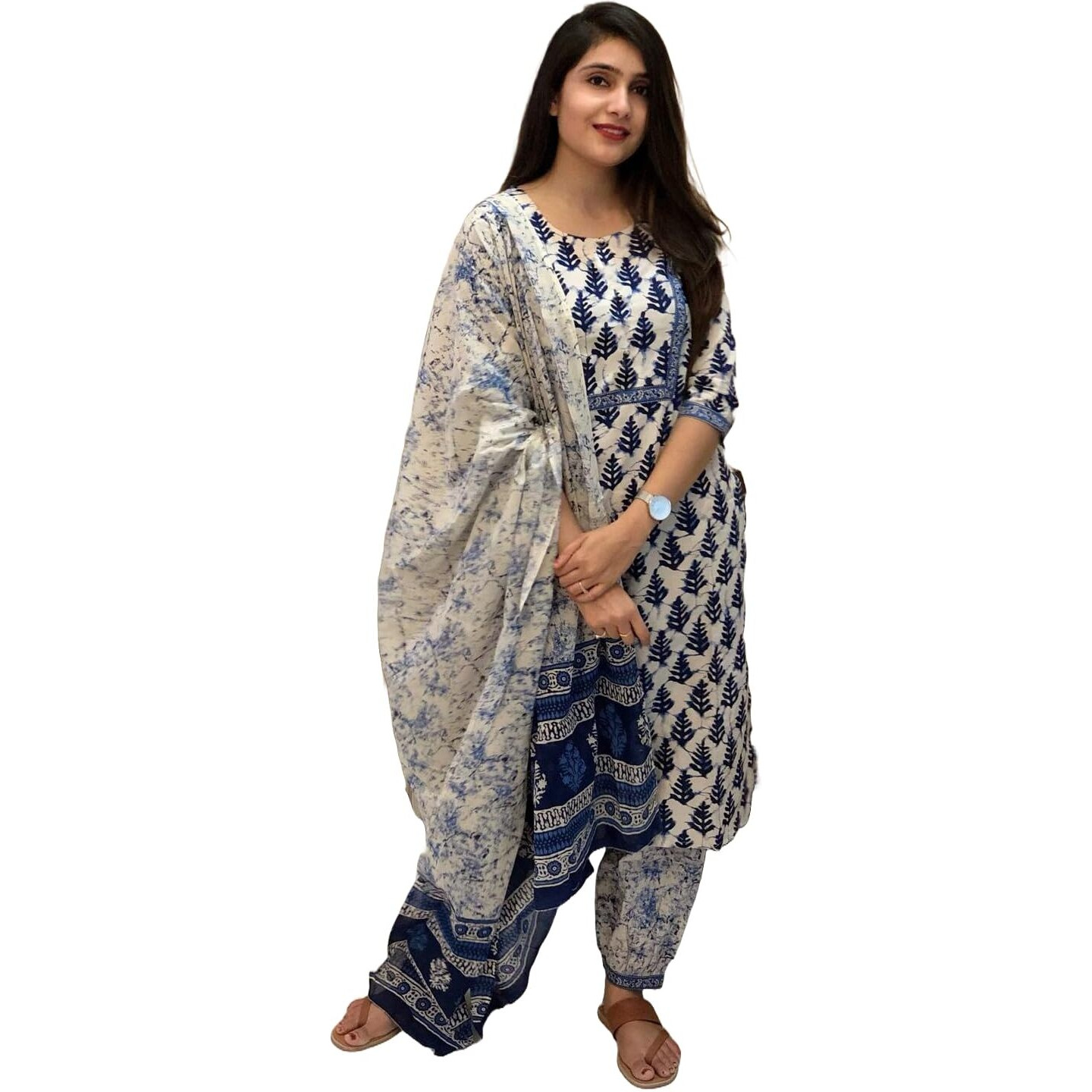 KLOSIA Women Block Printed Kurta and Pant Set with Dupatta (Small) Grey
