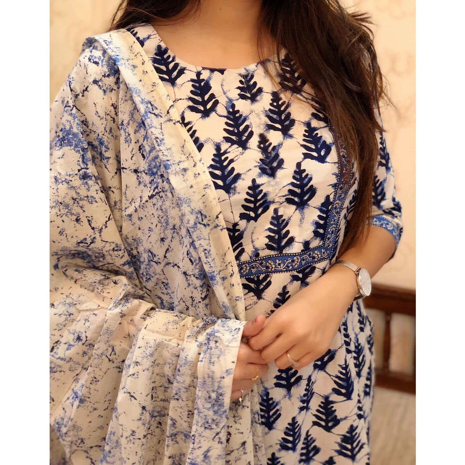 KLOSIA Women Block Printed Kurta and Pant Set with Dupatta (Small) Grey