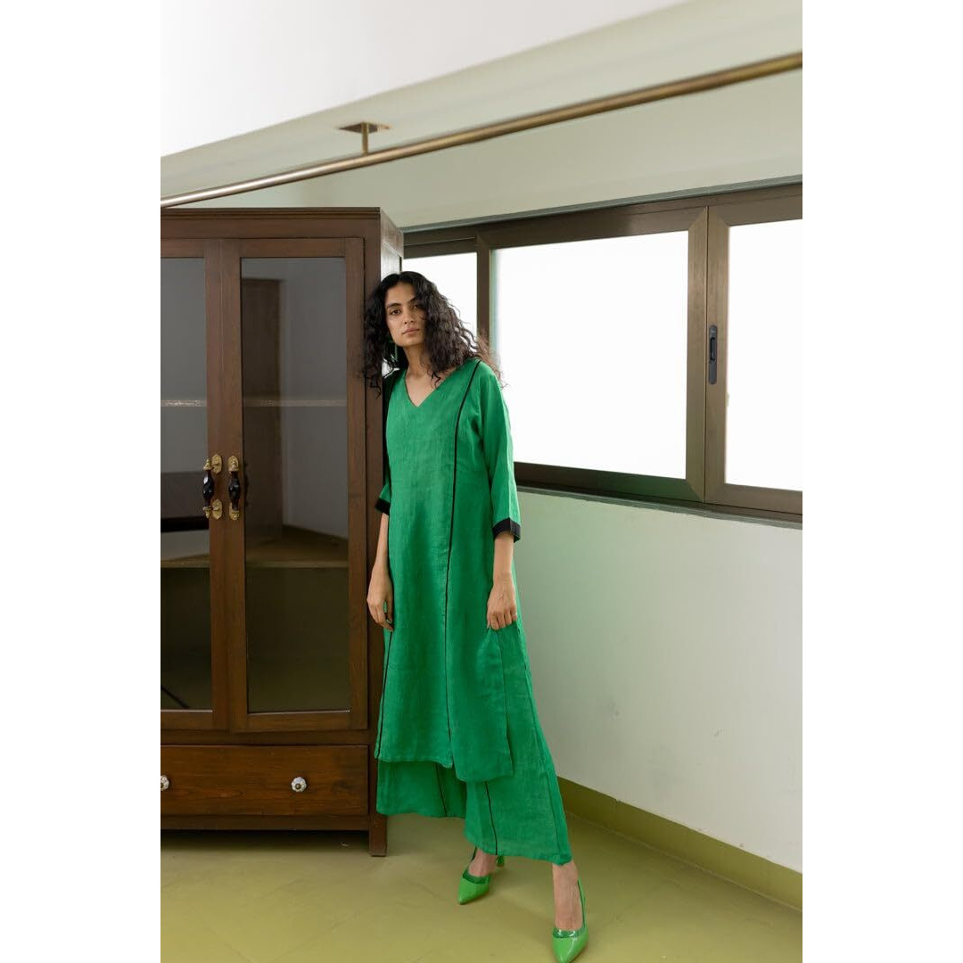 ANNI DESIGNER Women's Rayon Blend Straight Solid Kurta with Palazzo (PAPITA Green_L_Green_Large)