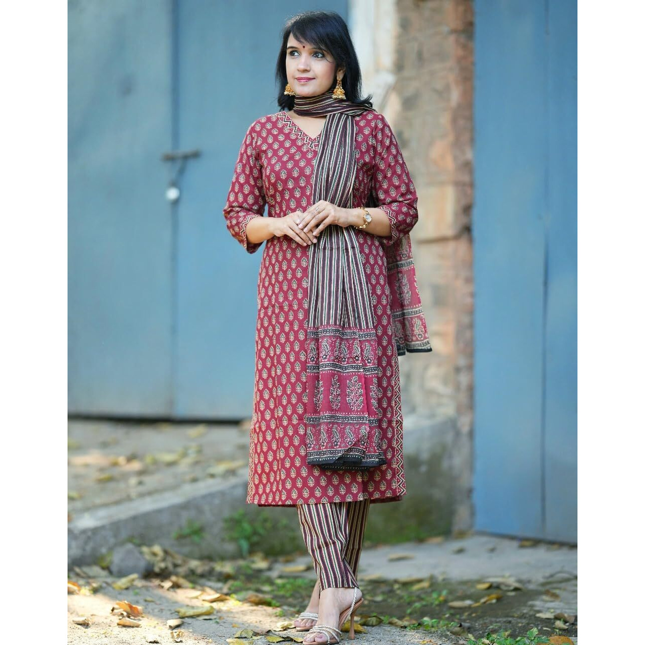 KLOSIA Women's Straight Printed Kurta Pant with Dupatta Set (in, Alpha, L, Maroon)