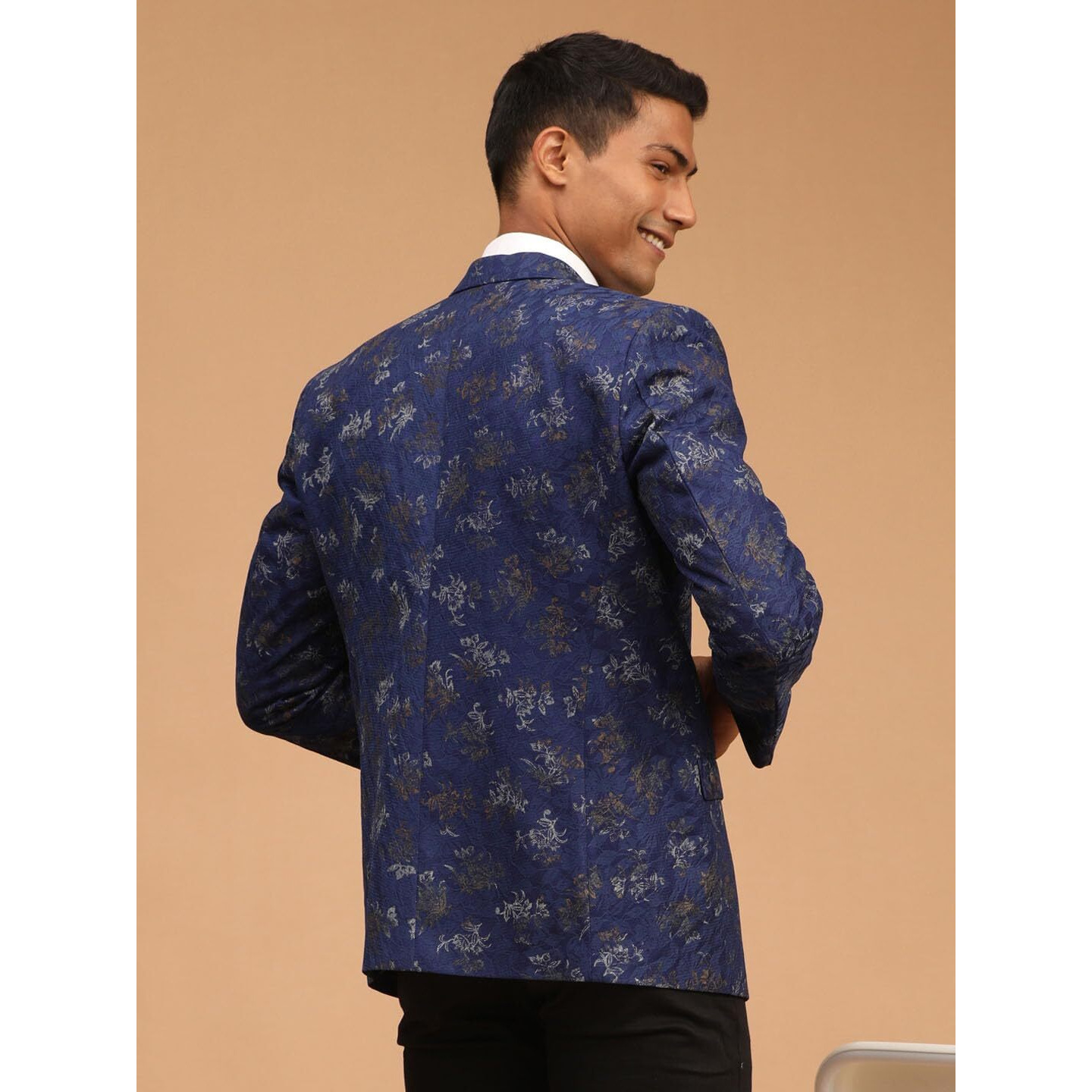 VASTRAMAY Men's Navy Blue Jaquared Blazer_VASMCT006NB_42