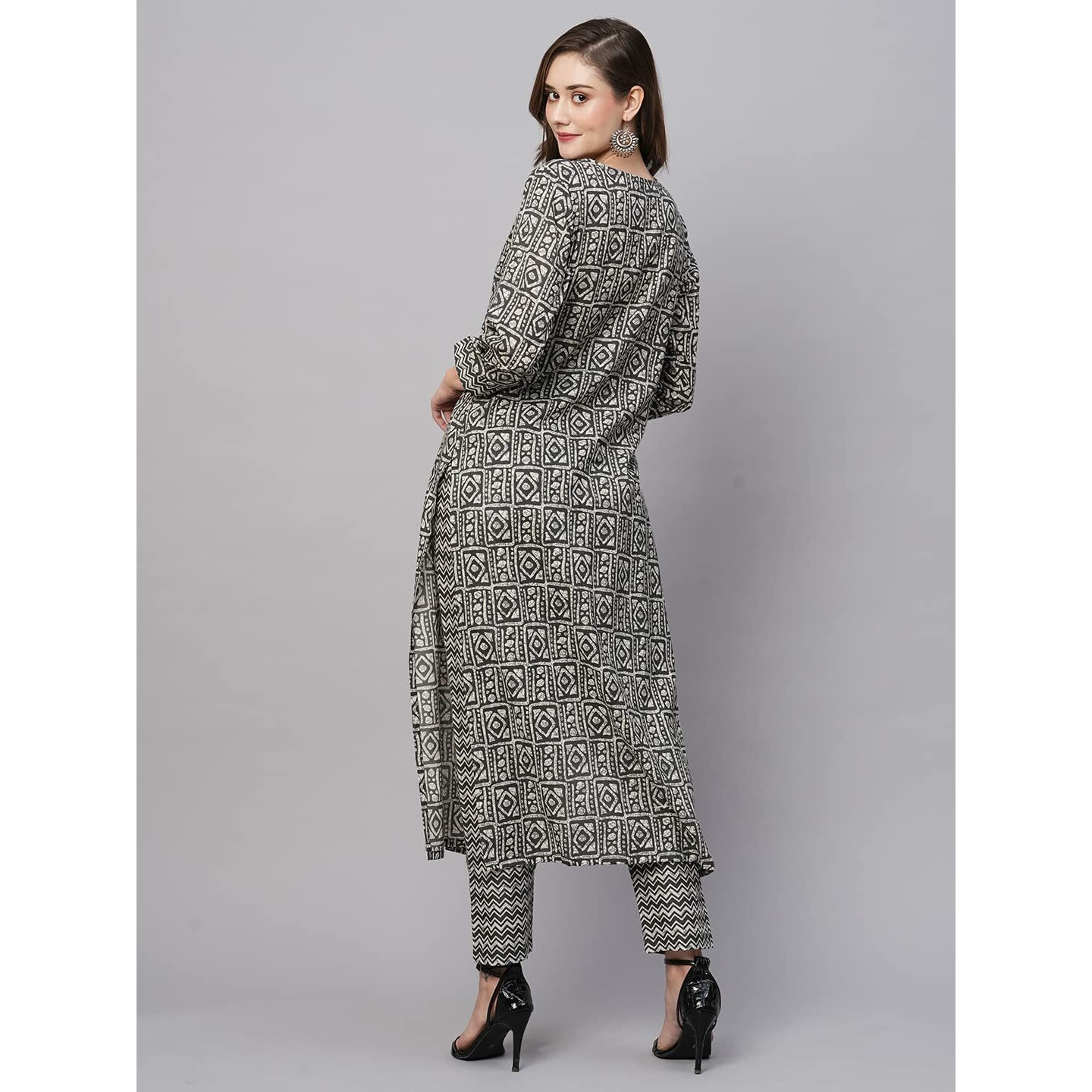 ANNI DESIGNER Women's Cotton Blend Straight Printed Kurta with Pant (Yami Black_S_Black_Small)