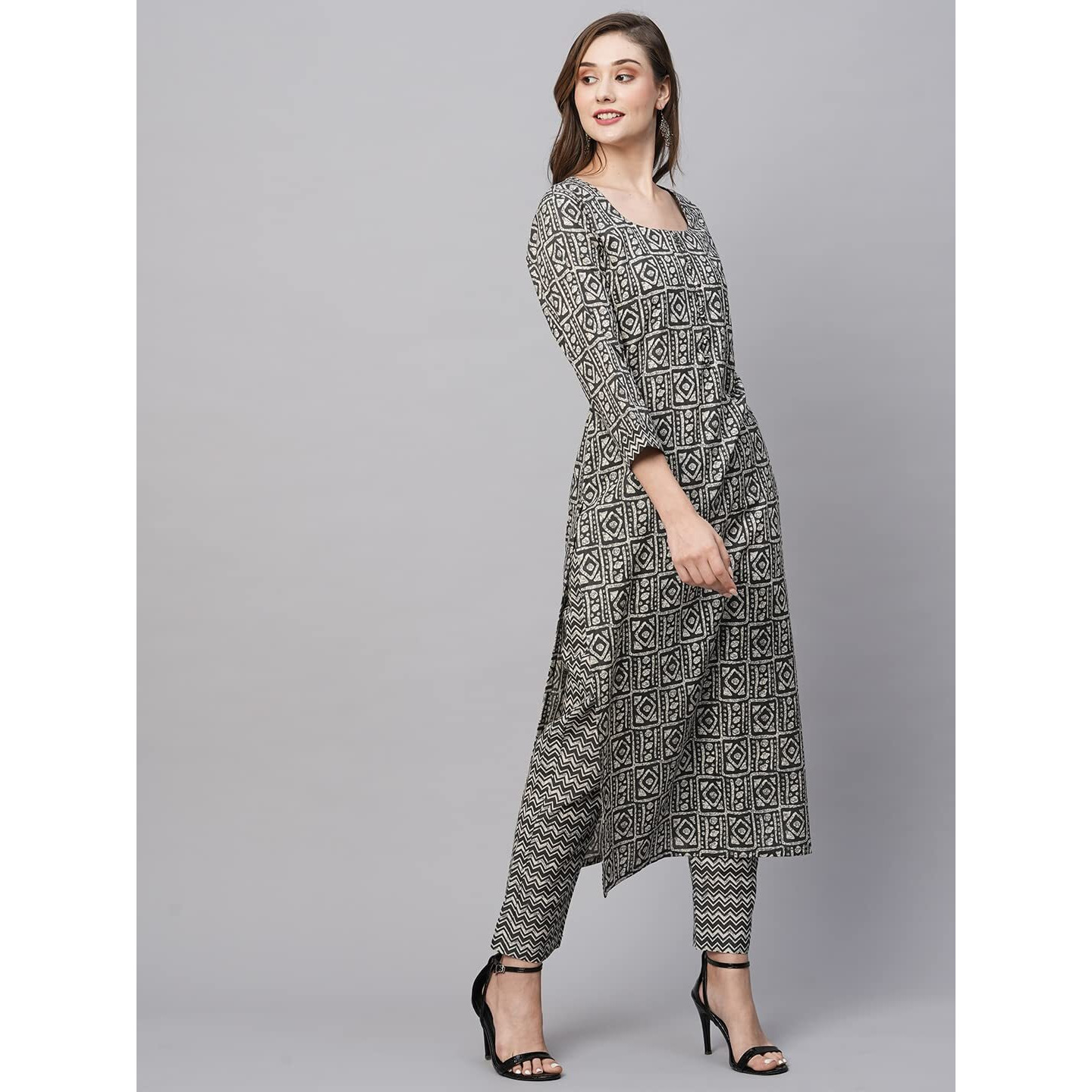 ANNI DESIGNER Women's Cotton Blend Straight Printed Kurta with Pant (Yami Black_S_Black_Small)