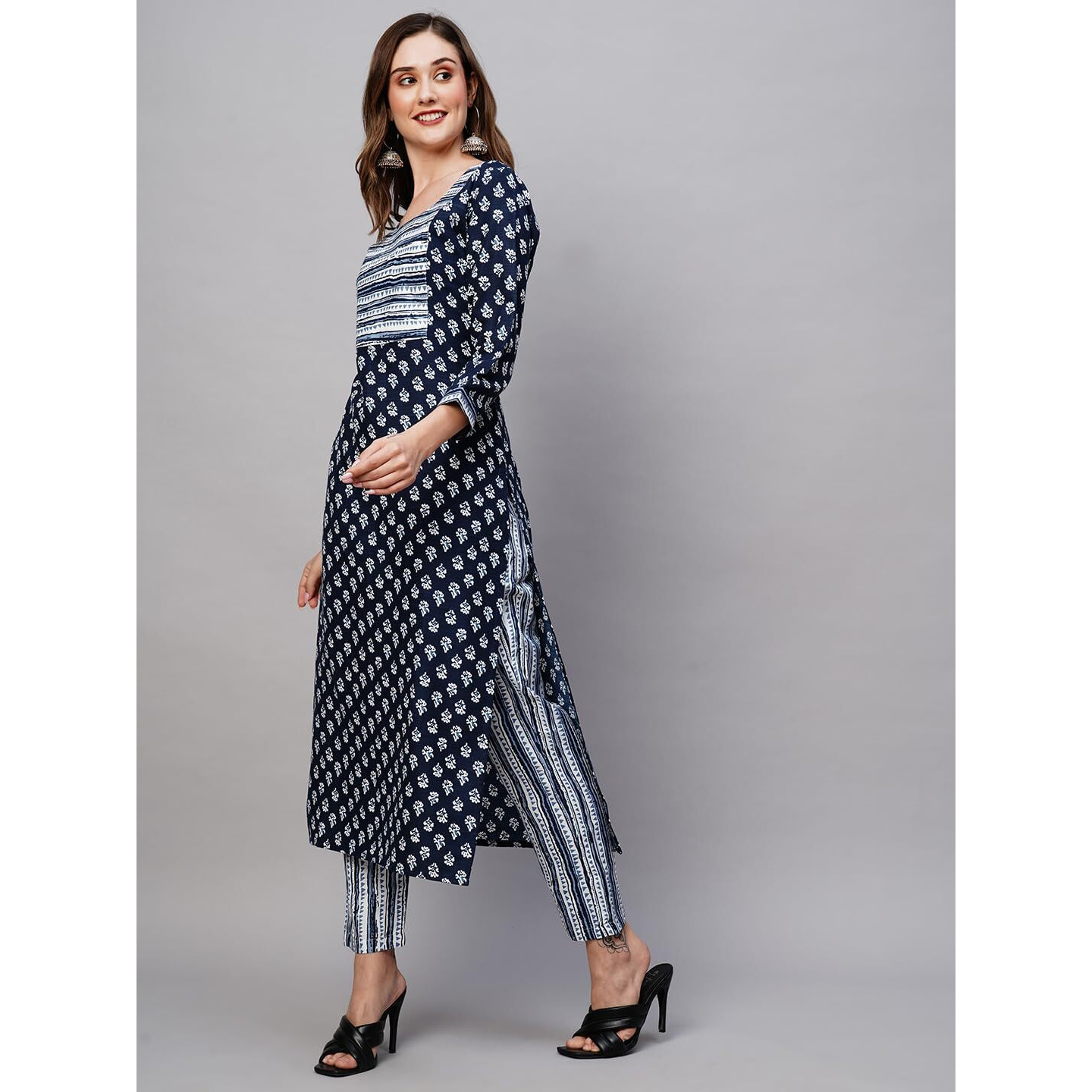 ANNI DESIGNER Women's Cotton Blend Staright Printed Kurta with Pant (Kuhoo Blue-KNW_M_Blue_Medium)