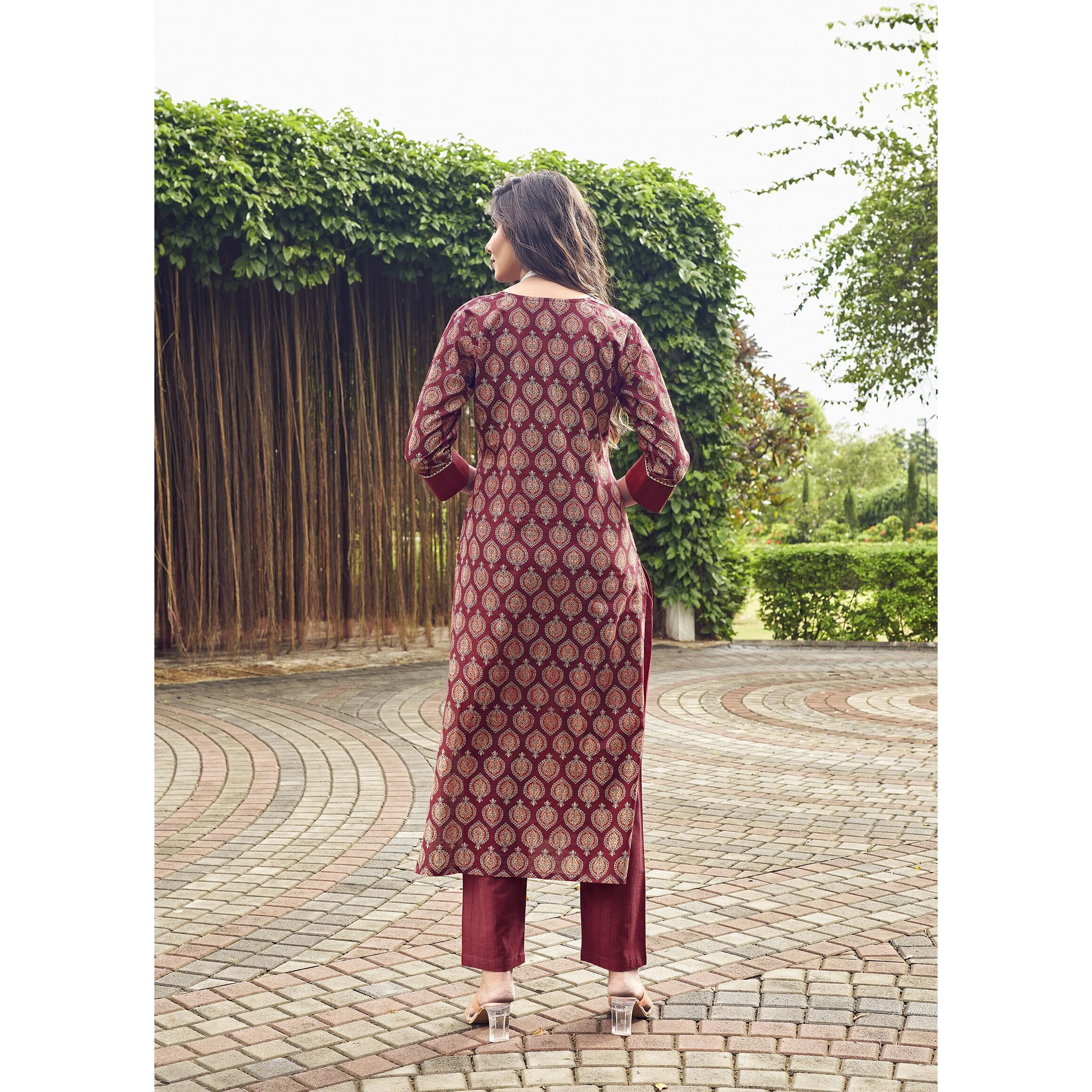 ANNI DESIGNER Women's Cotton Blend Straight Printed Kurta with Pant Set (Garima Maroon-VGT_M_Maroon_Medium)