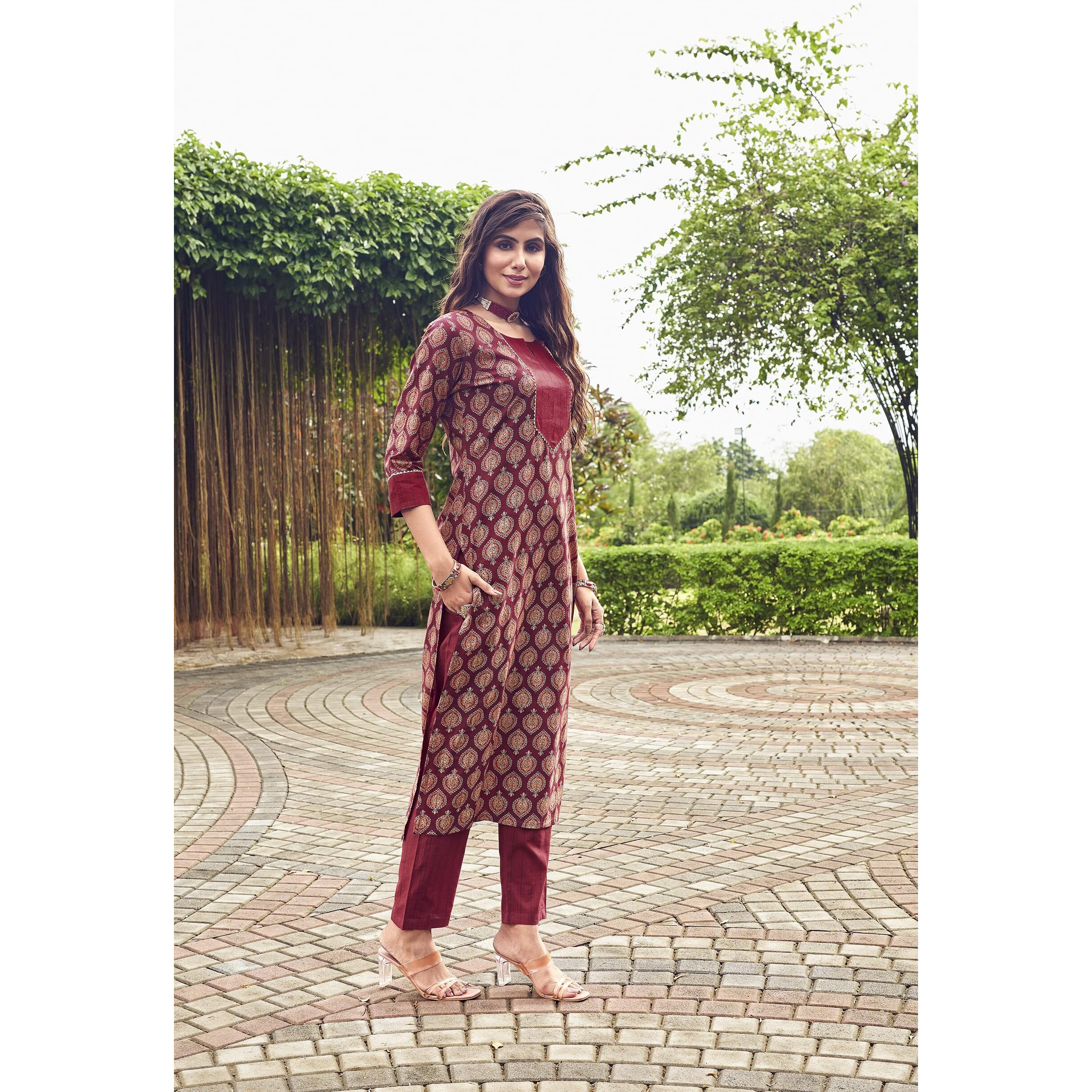 ANNI DESIGNER Women's Cotton Blend Straight Printed Kurta with Pant Set (Garima Maroon-VGT_M_Maroon_Medium)