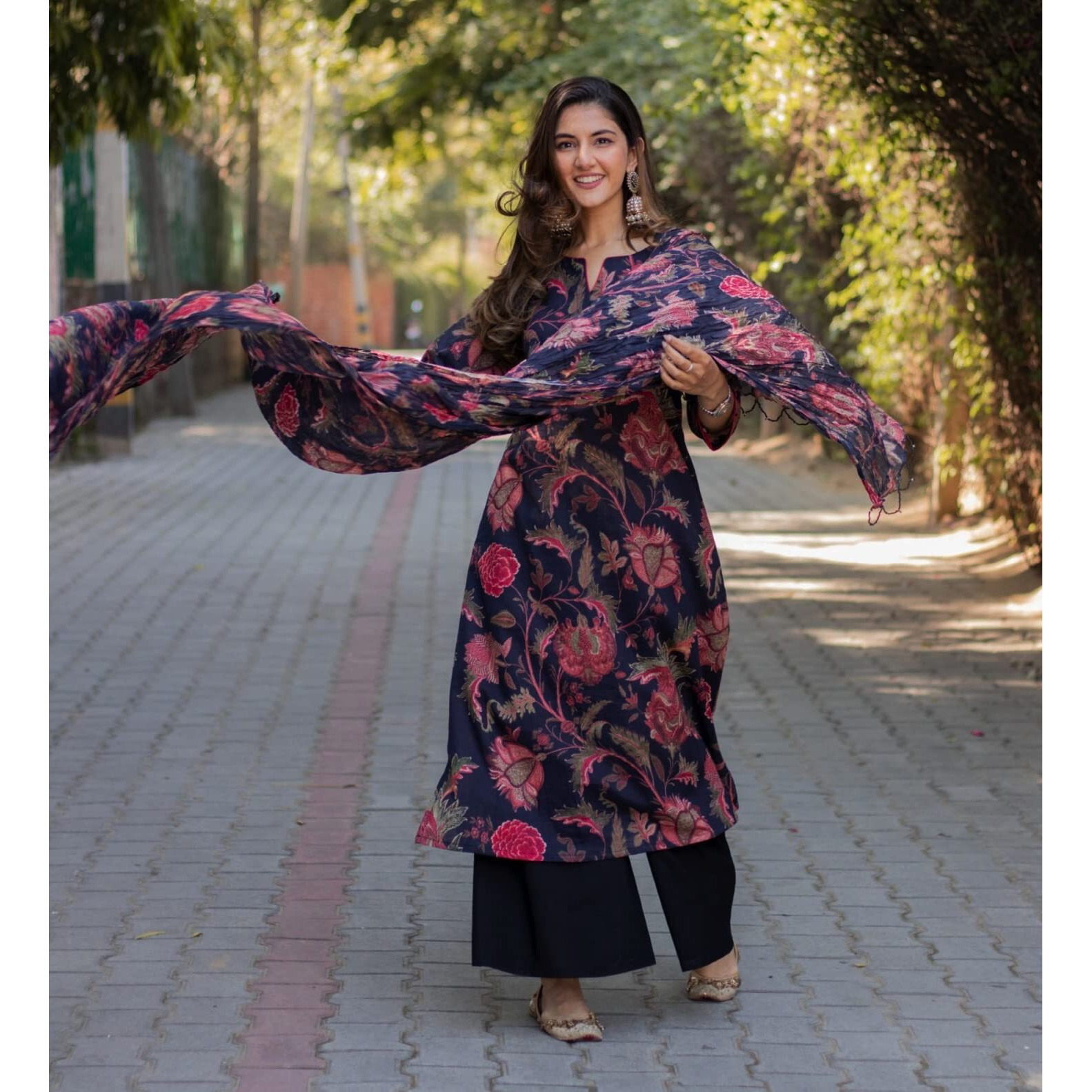 ANNI DESIGNER Women's Cotton Blend Floral Printed Straight Kurta with Palazzos & Dupatta (JAPA-Blue_S_Blue_Small)