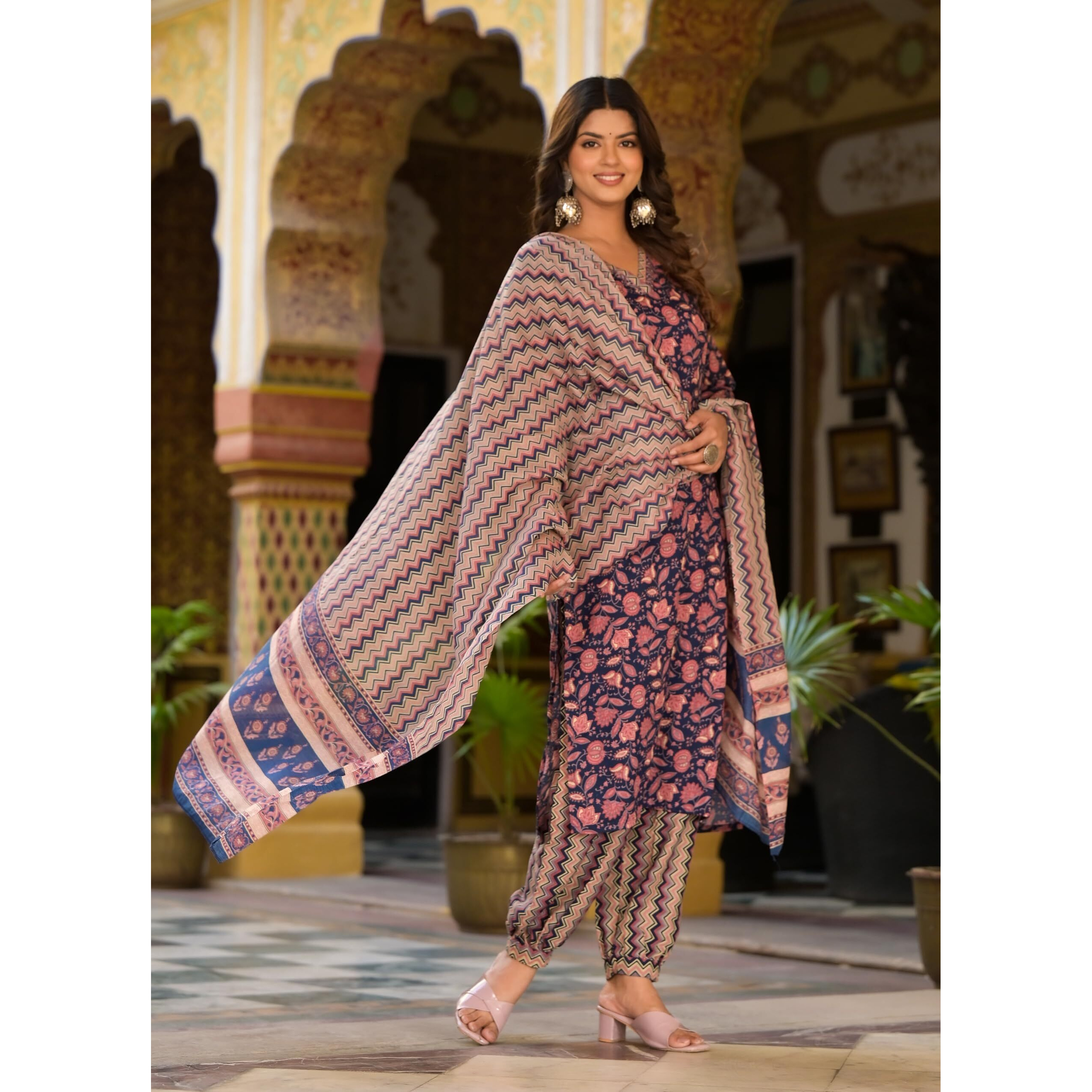 KLOSIA Viscose Women Pink & Indigo Blue Floral Printed Straight Kurta And Pant Set With Dupatta (Medium)
