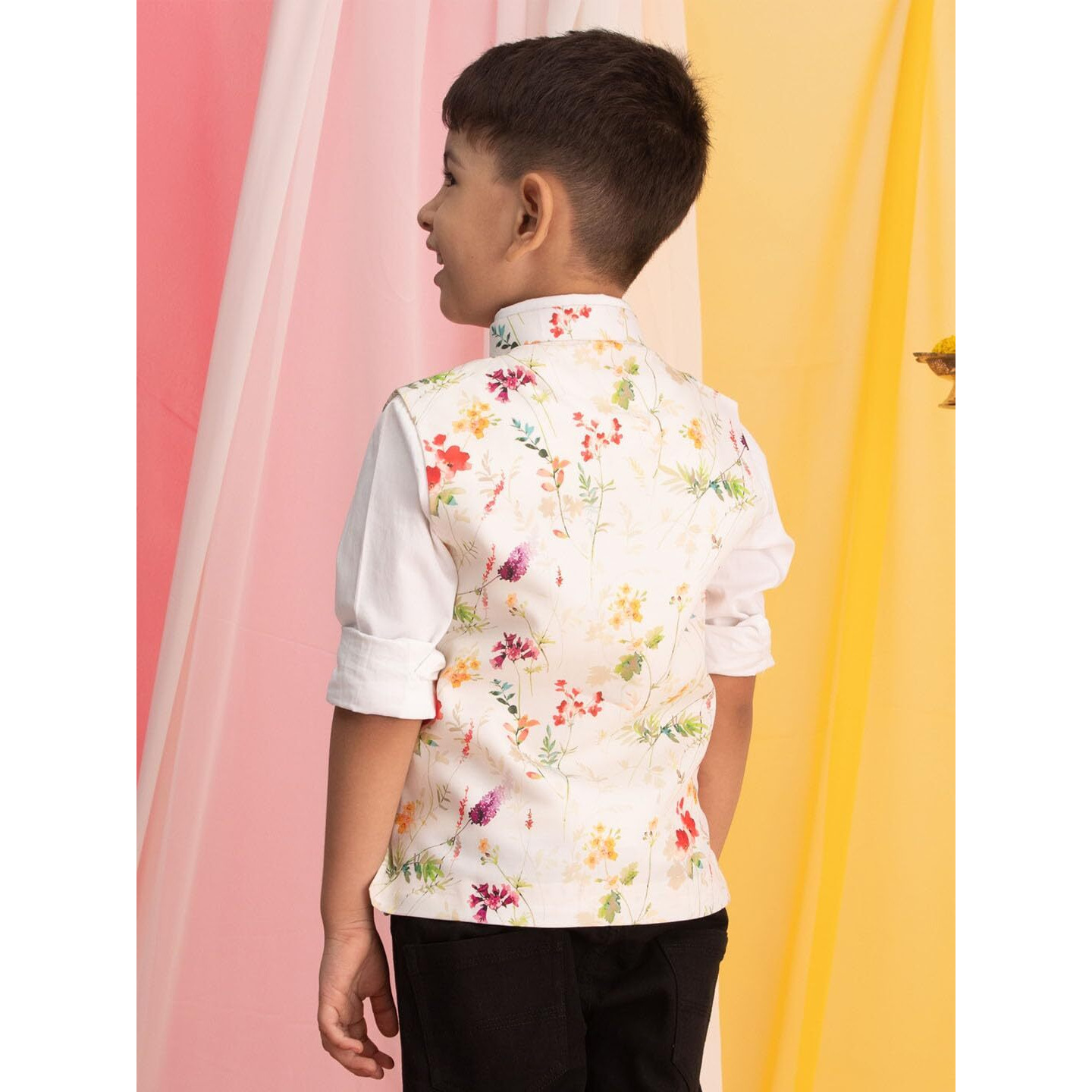 VASTRAMAY Boys' Multi Color Cream Base Nehru Jacket_VASBJ089CR_32