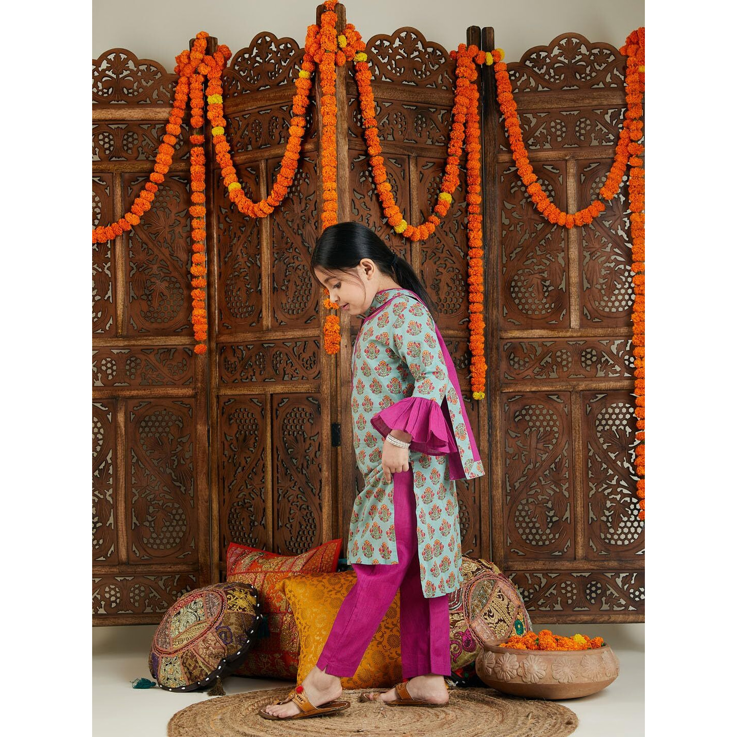 VASTRAMAY Girls' Green and Pink Kurta, Pant and Dupatta_VASGKP016GN_28