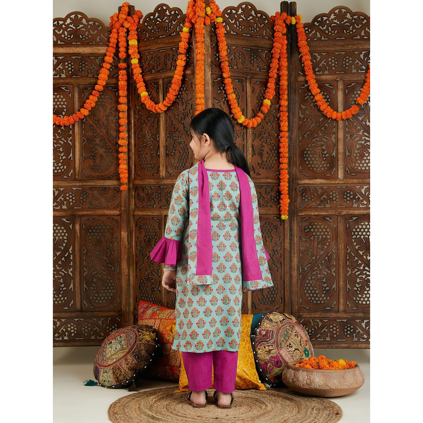 VASTRAMAY Girls' Green and Pink Kurta, Pant and Dupatta_VASGKP016GN_28