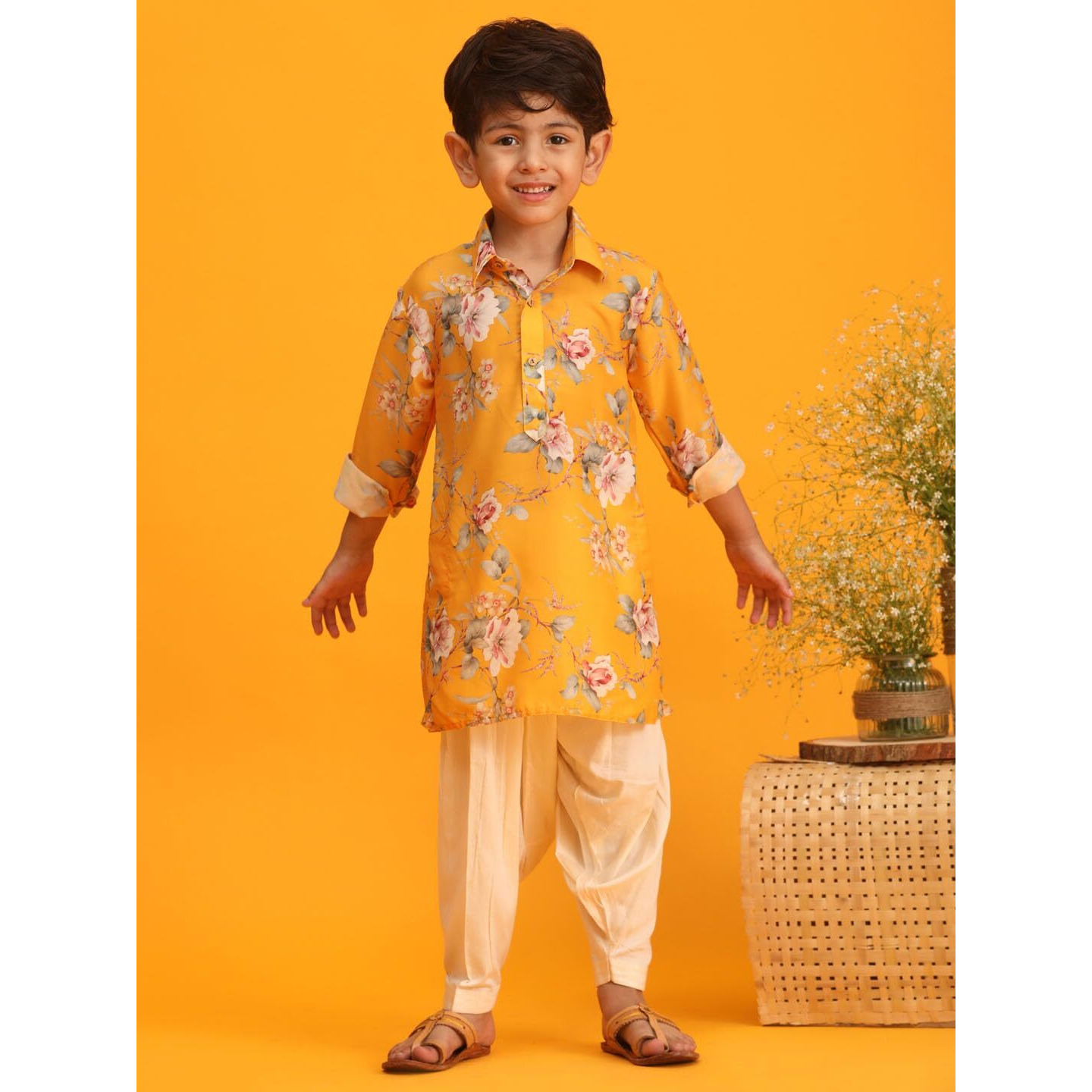 VASTRAMAY Boy's Multicolor Base Yellow Kurta Patiala Set_VASBK181YWnPTYCR_36