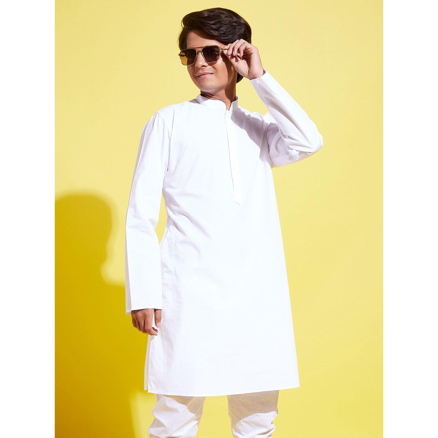 VASTRAMAY YUVA Boys' White Pure Cotton Kurta Pyjama Set ||Elegant For Holi & EID Celebration_VYUVBKWH000nPWH_36L