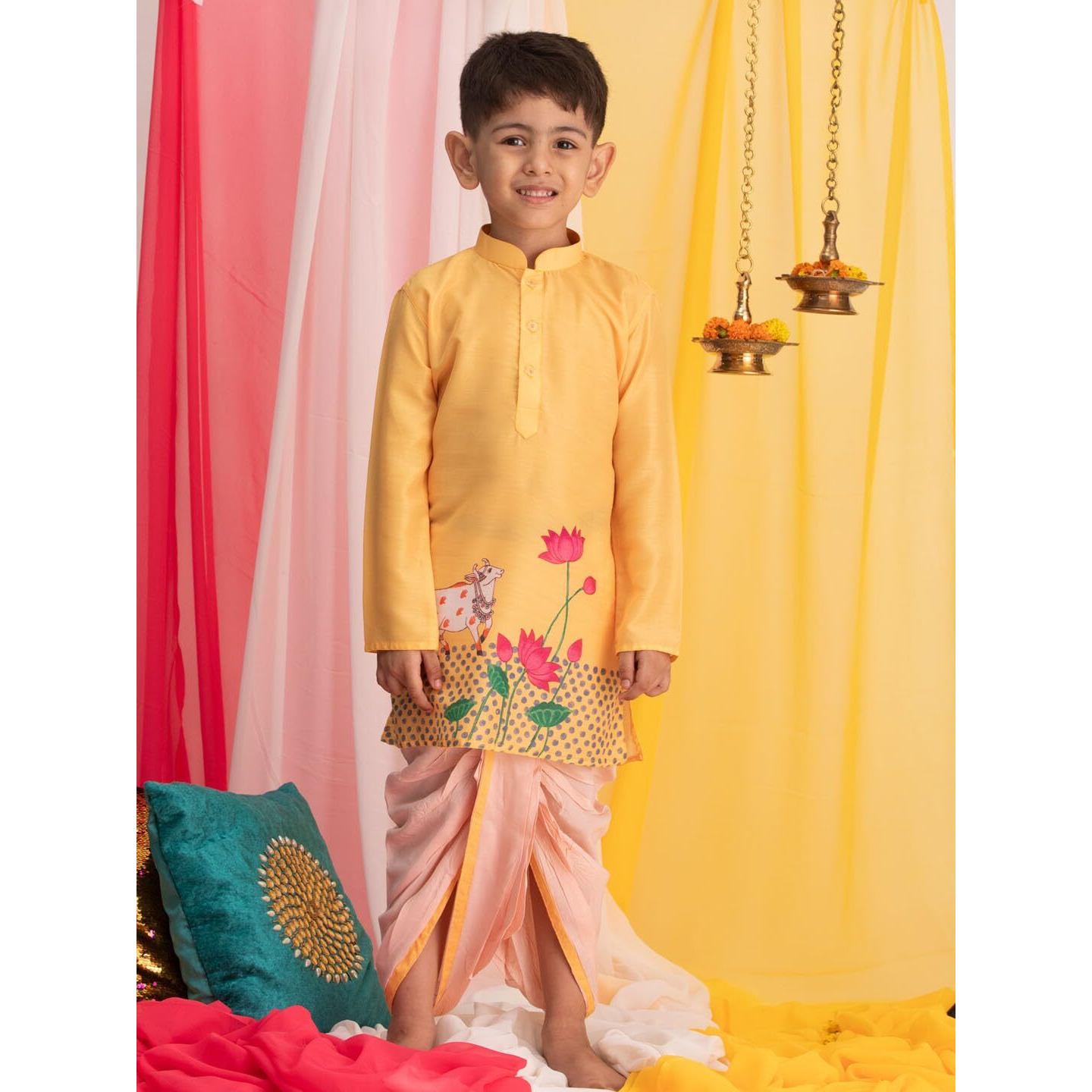 VASTRAMAY Boys' Yellow And White Kurta Pyjama Set_VASBK204YWnBDT017_24