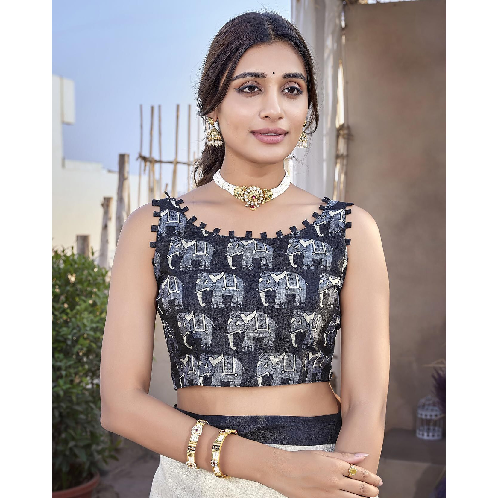 Yashika Women's Elegant Art Silk Saree A Chic Blend of Tradition and Trend. Complete with Blouse Material for a Perfect Ensemble. (AZ-YS-P1-SANVI BLACK)