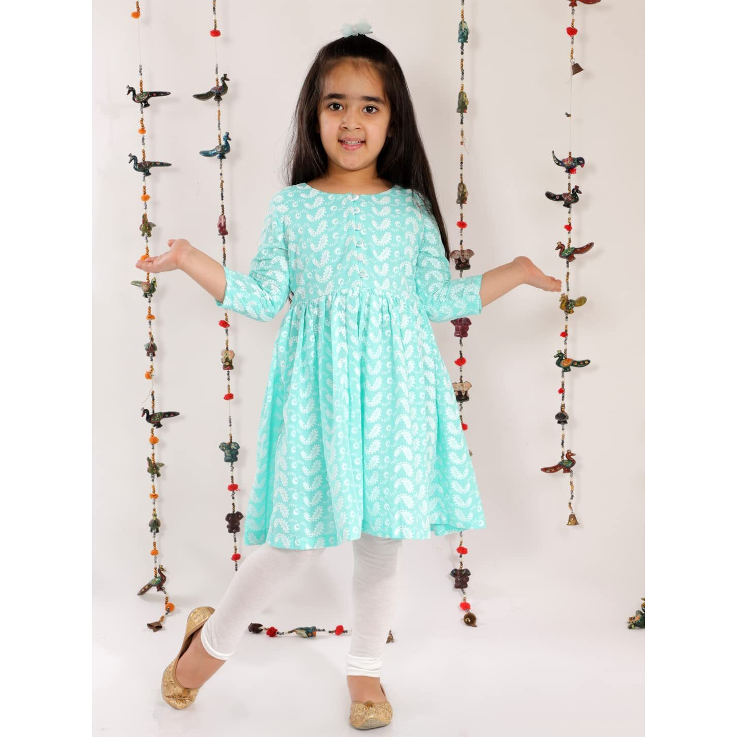 VASTRAMAY Girls' Chikankari Cotton Kurta And Leggings Set_VASGK094GNnGL01WH_22