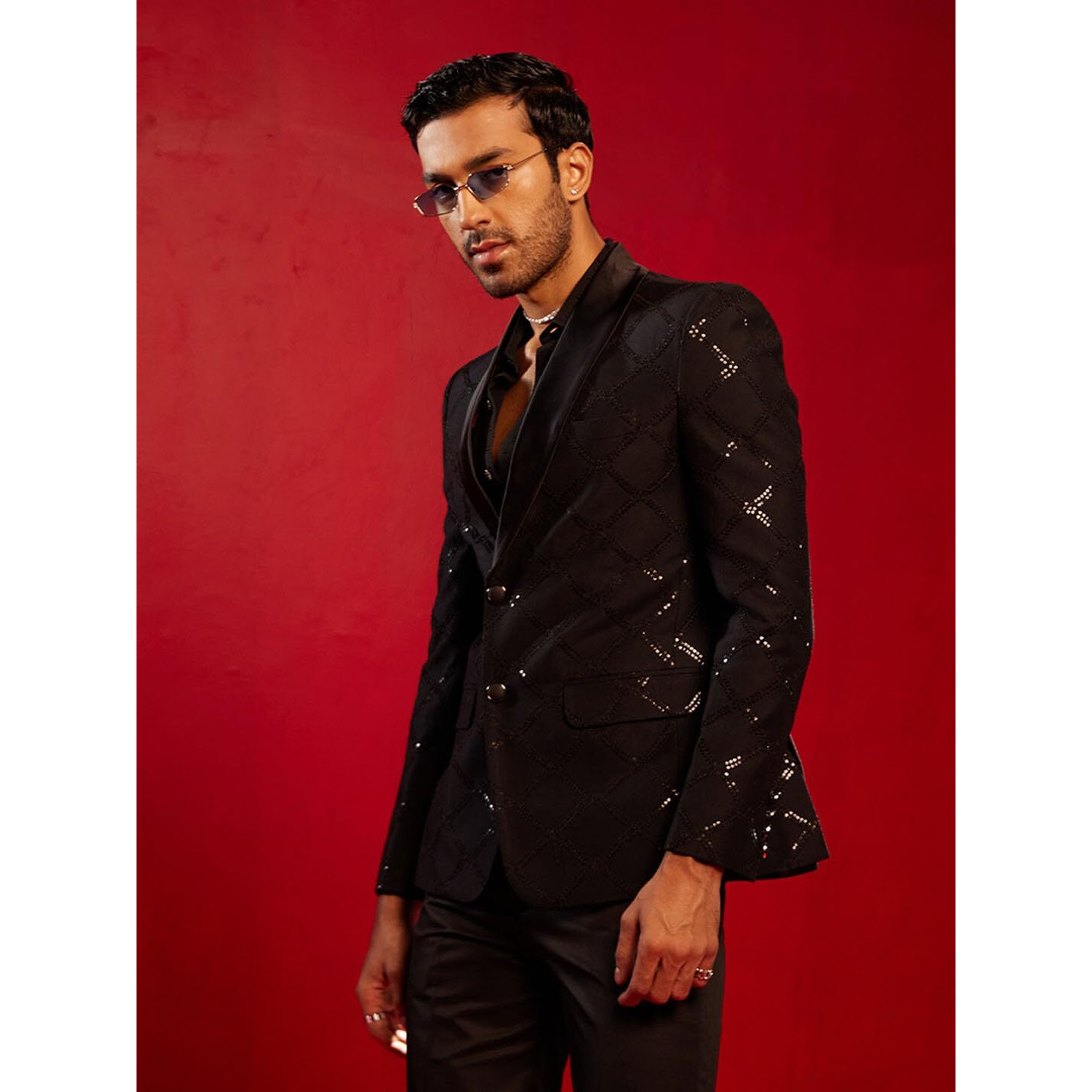 VASTRAMAY Men's Black Sequinced Blazer_VSHRMCT019BL_42