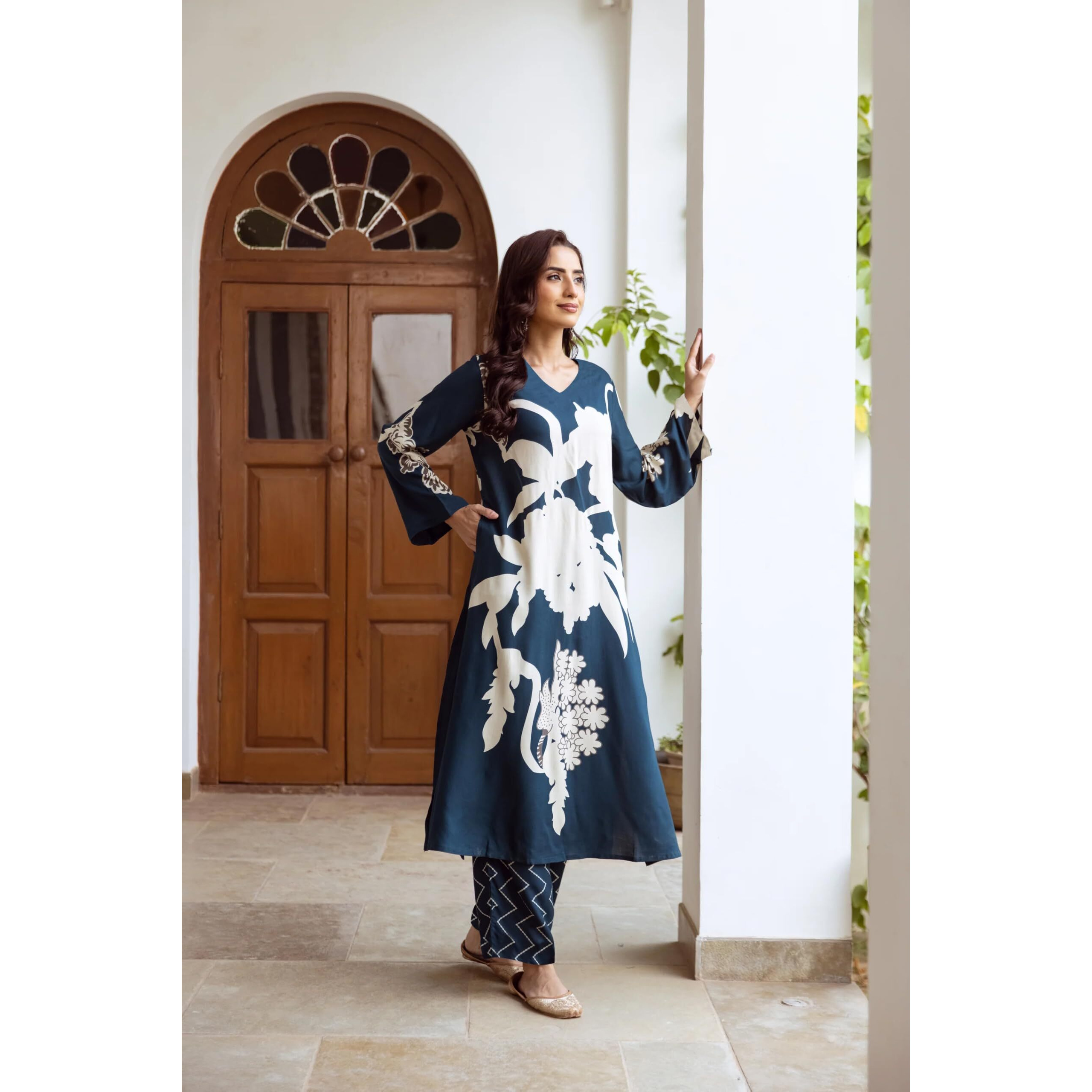 ANNI DESIGNER Women's Rayon Viscose Straight Printed Kurta with Palazzo (Cukari Blue-VKS03_M_Blue_Medium)