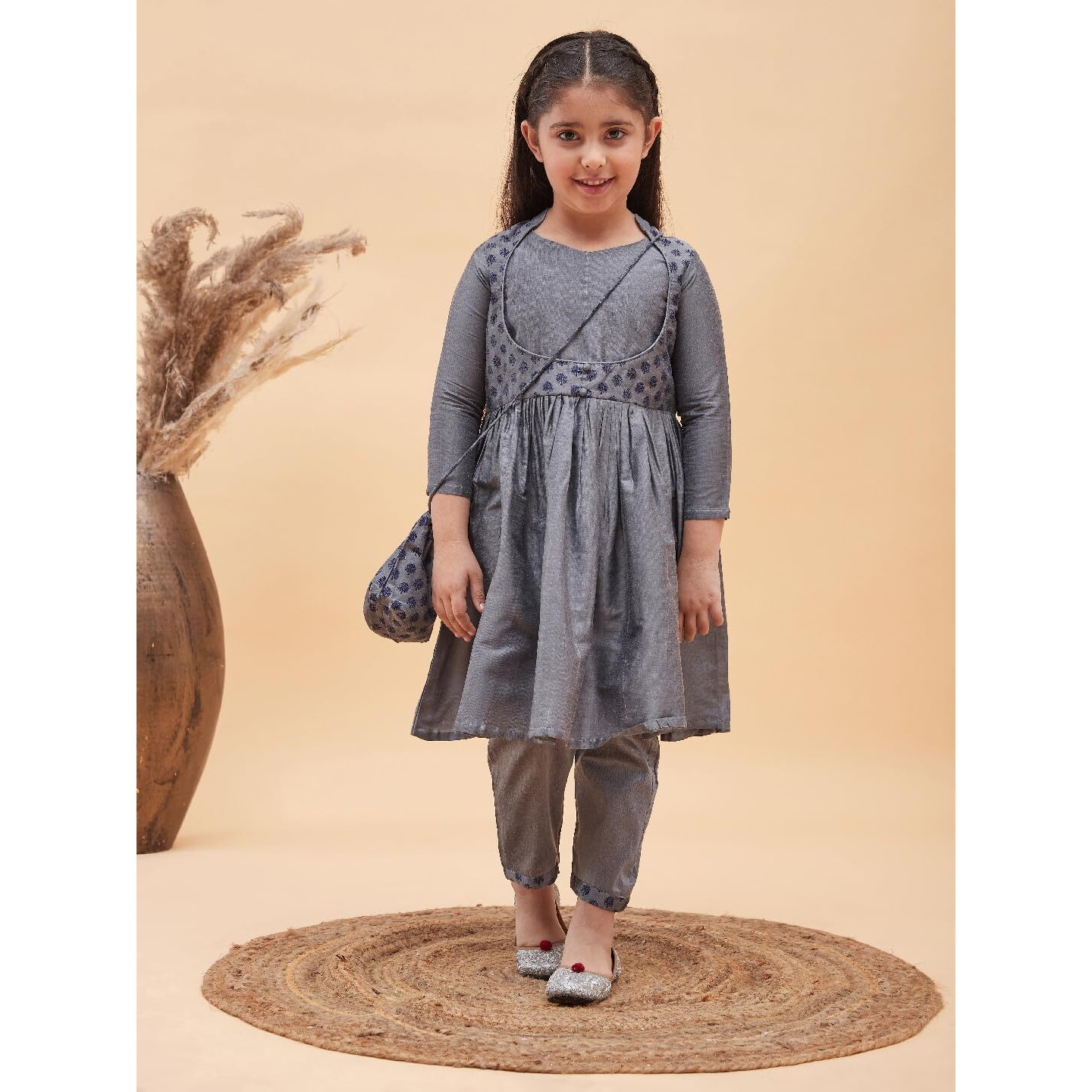 VASTRAMAY Girls' Grey Kurta And Pant Set_VASGKP006GY_26
