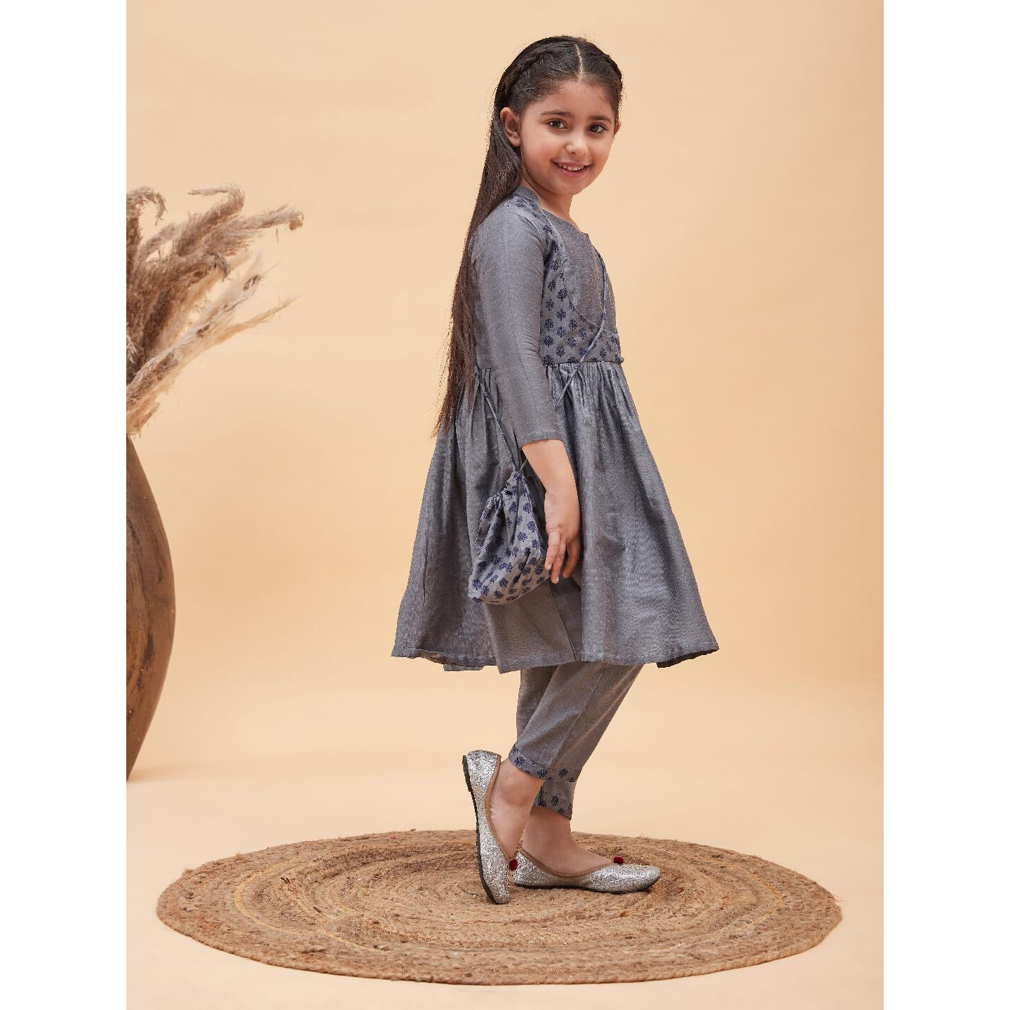VASTRAMAY Girls' Grey Kurta And Pant Set_VASGKP006GY_26