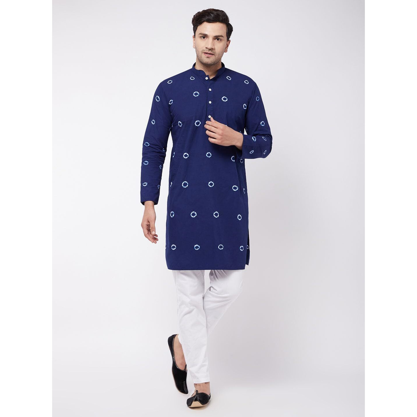 VASTRAMAY Men's Blue And White Pure Cotton Kurta Pyjama_VASMK130BUnPANT004WH_36