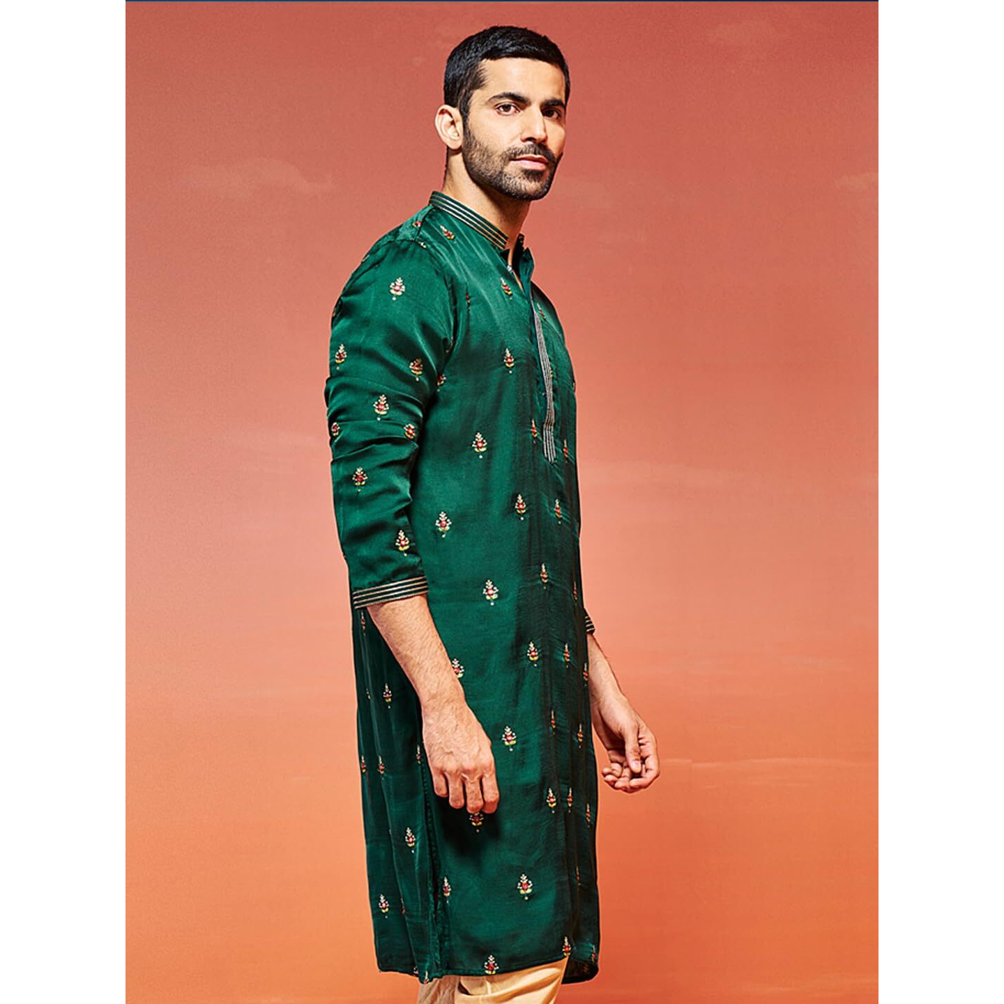 VASTRAMAY Men's Bottle Green Silk Blend Kurta | Silk Blend Embroidered KurtaFor Men.