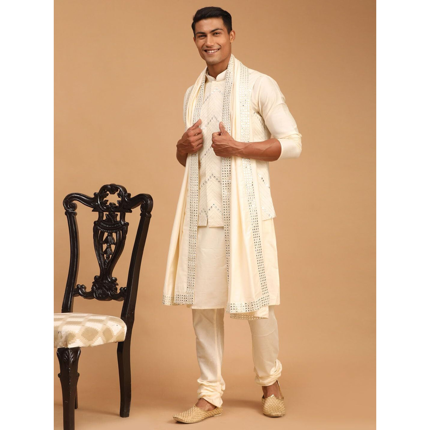 VASTRAMAY Men's Cream Viscose Jacket, Kurta and Pyjama Set | Mirror Work Chevron Pattern Chic Jacket Kurta Pyjama And Dupatta set