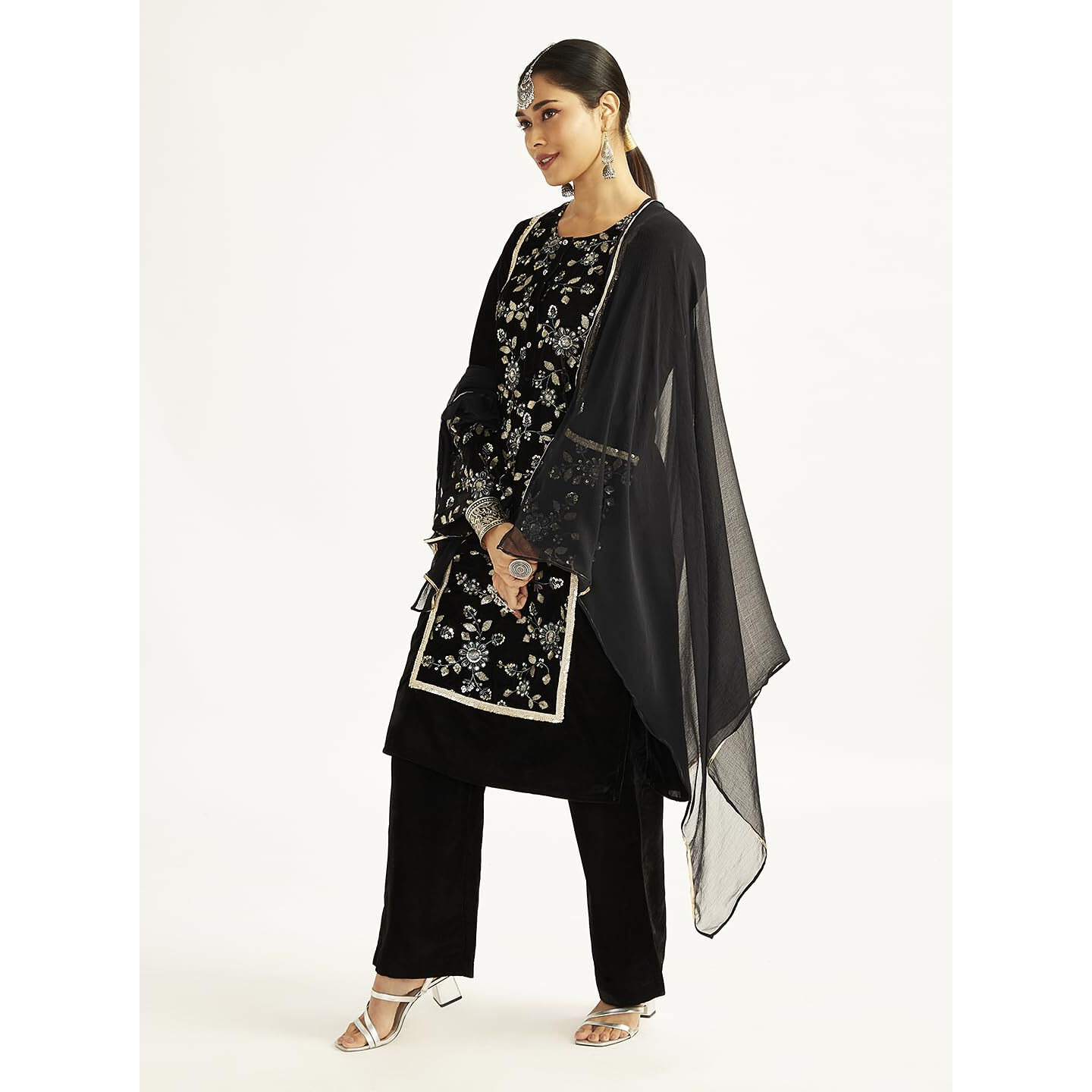 VASTRAMAY Women's Black Kurta Set, Vetvet Embroidered Kurta Pyjama And Dupatta Set for Women. Indian Suit Set for Festive Occasions, Weddings & Parties