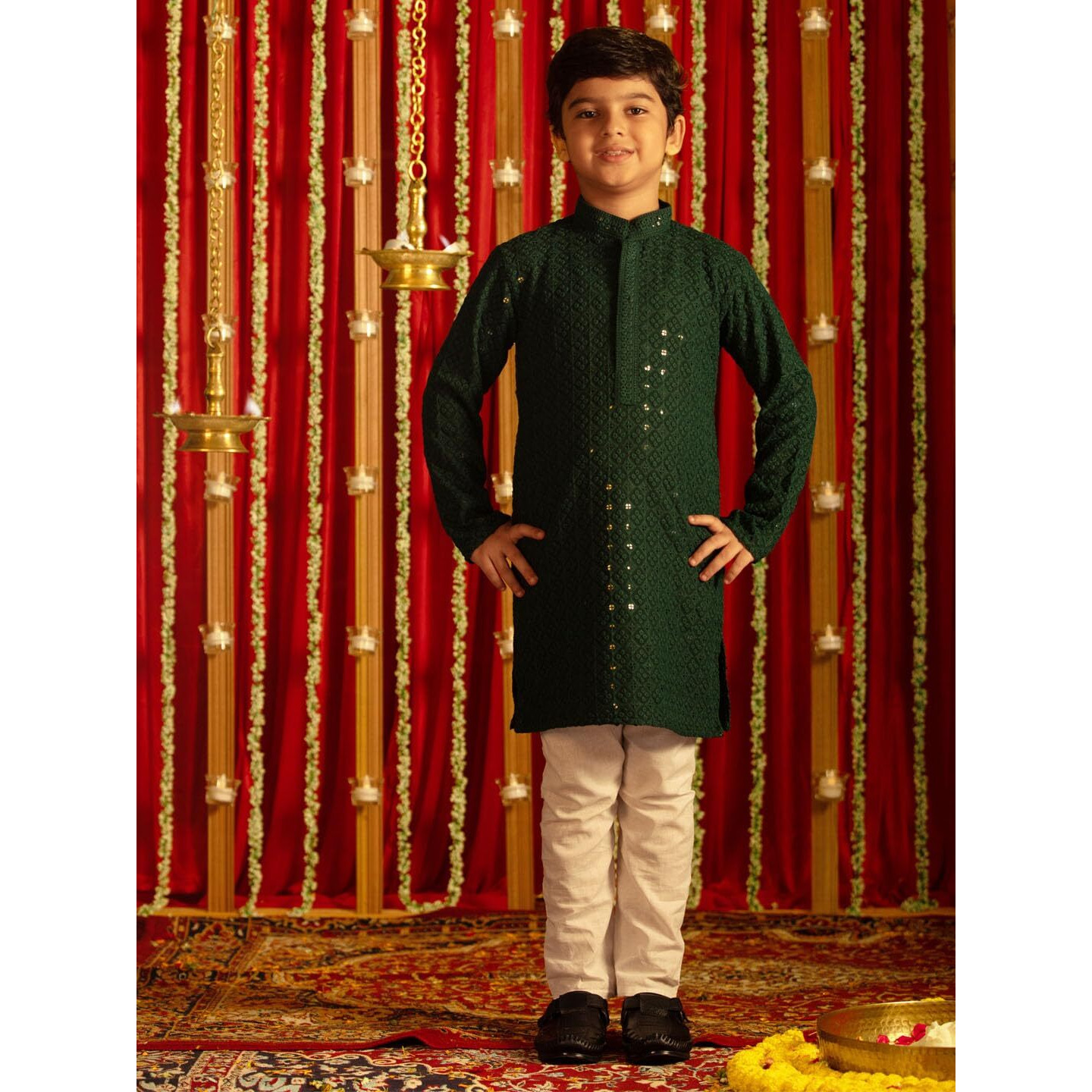 VASTRAMAY Boys' Green And White Kurta Pyjama Set | Luxury traditional Embroidery Indian kurta pajama set for Navratri, Diwali & Festive Celebrations - Stylish and Comfortable Indian Outfit for Kids