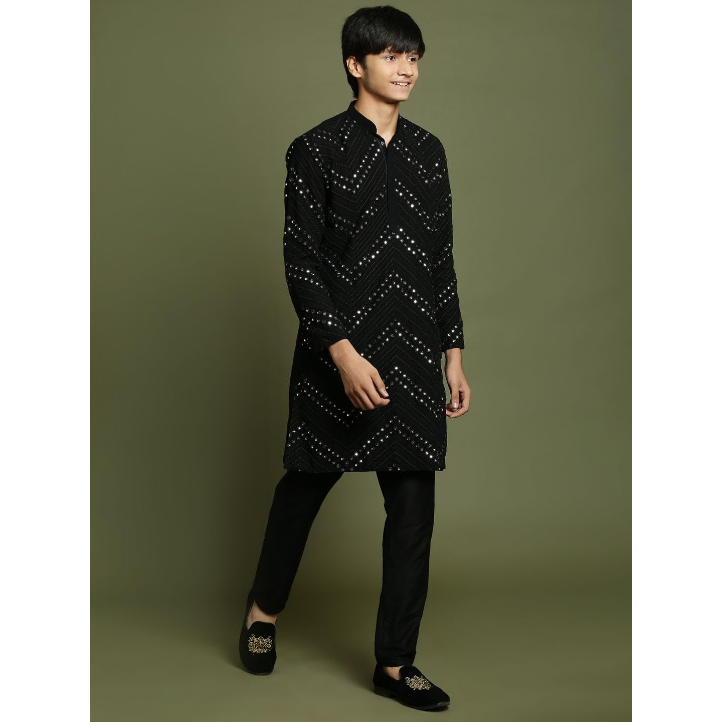 VASTRAMAY YUVA Boys' Black Kurta Pyjama Set_VYUVBK133BLnVPBL_36L
