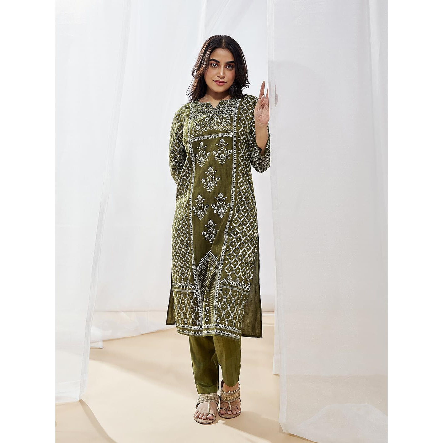 VASTRAMAY Women's Mehendi Kurta Set | This designer kurta set offers a chic, stylish ensemble for the modern woman seeking both comfort and style in her ethnic wear wardrobe.