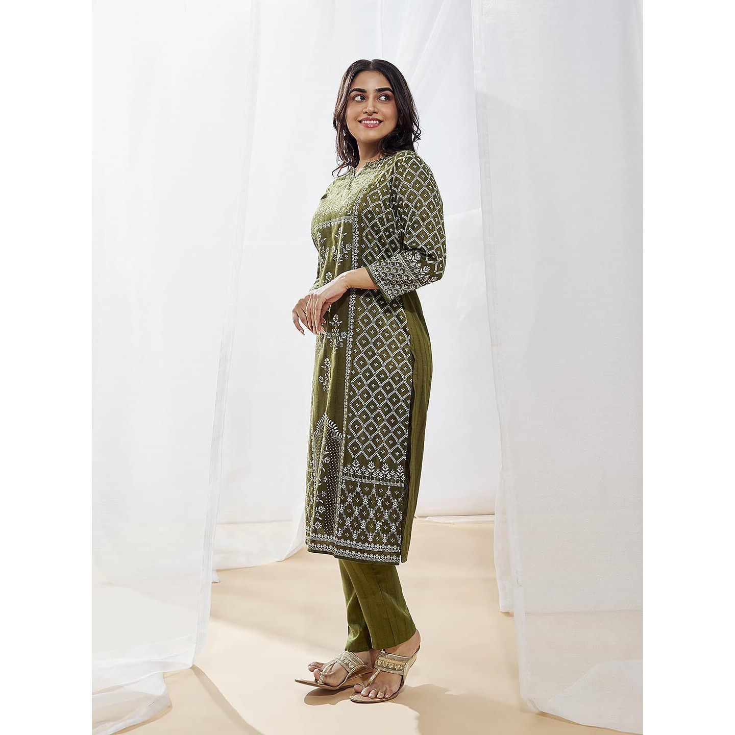 VASTRAMAY Women's Mehendi Kurta Set | This designer kurta set offers a chic, stylish ensemble for the modern woman seeking both comfort and style in her ethnic wear wardrobe.