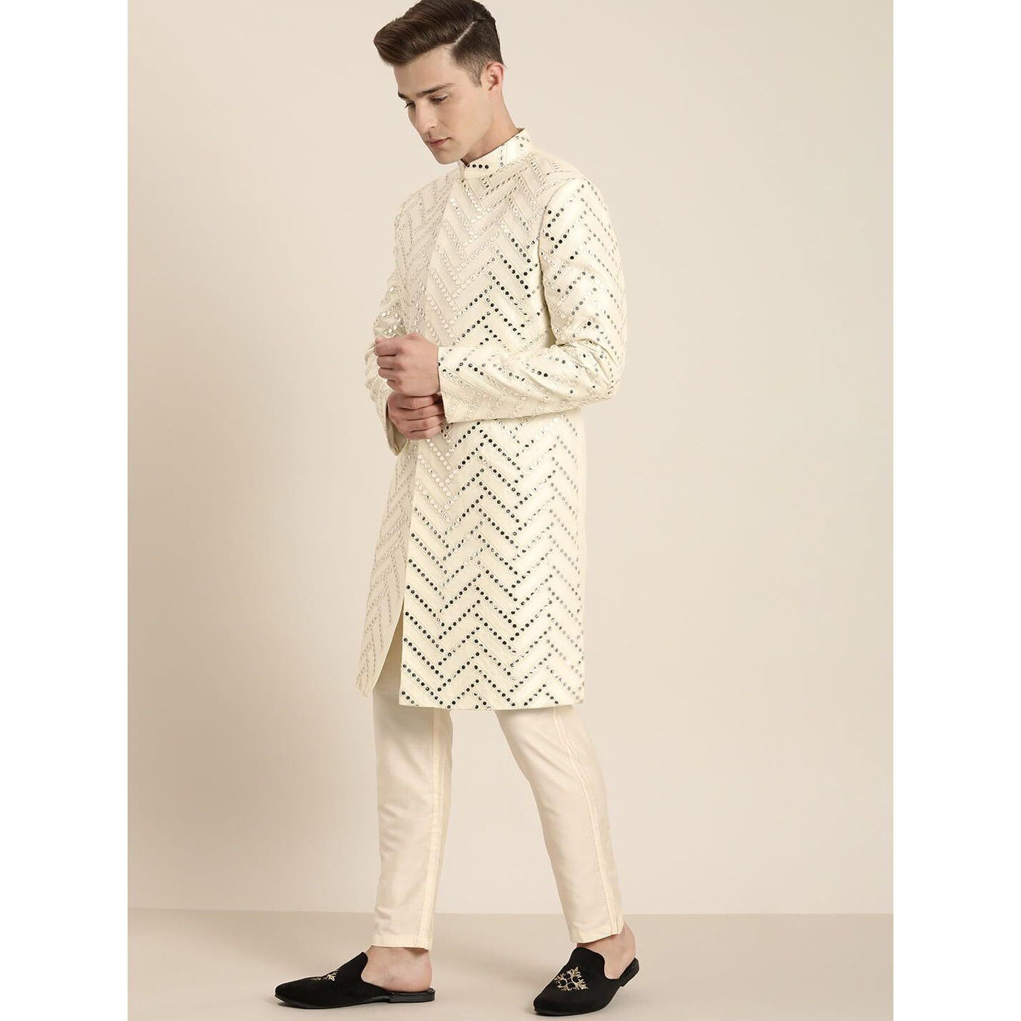 VASTRAMAY Men Cream-Coloured Chevron Embroidered Mirror Work Indo Western Sherwani Set_VASMIW026CRnPANT002CR_36