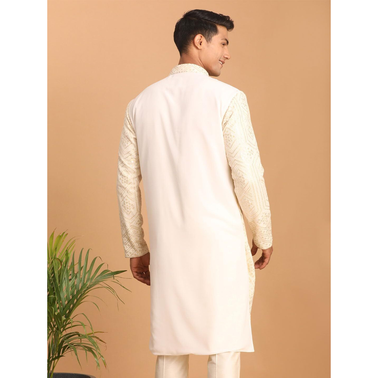 VASTRAMAY Men's Cream Cotton Blend Kurta | Lucknowi Chikankari Kurta for Men | Timeless Elegance for Festivals & Events | Classic Design, Premium Comfort, and Versatile Style