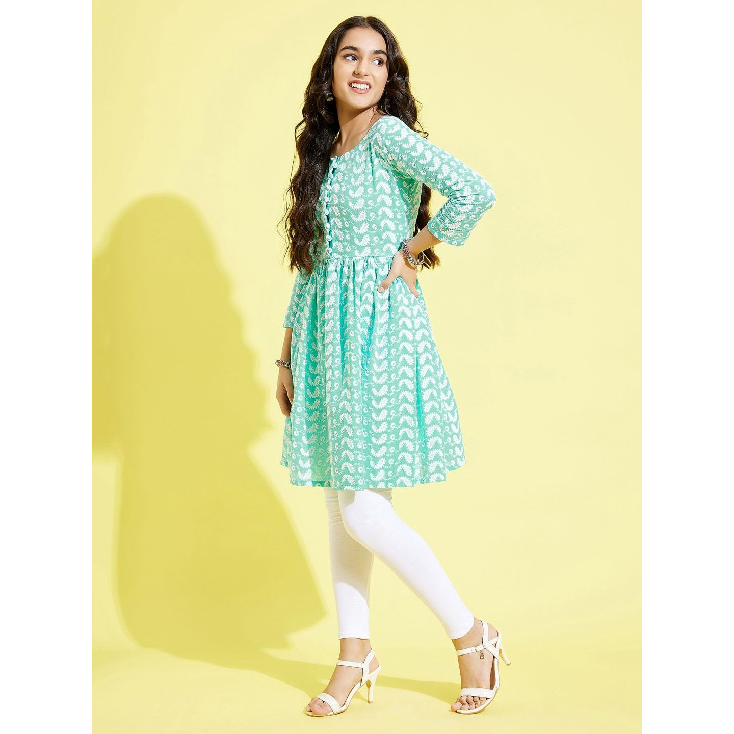 VASTRAMAY YUVA Girls' Green and White Kurta and Leggings Set_VYUVGK094GNnGL01WH_36XL