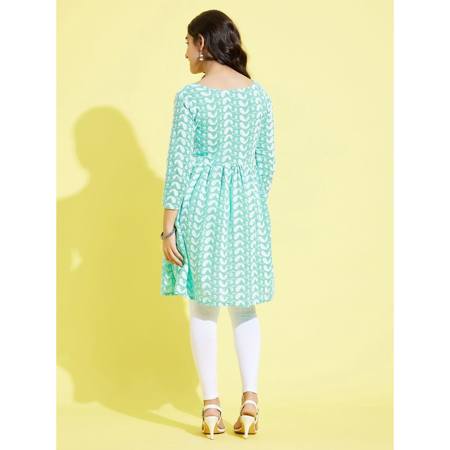 VASTRAMAY YUVA Girls' Green and White Kurta and Leggings Set_VYUVGK094GNnGL01WH_36XL