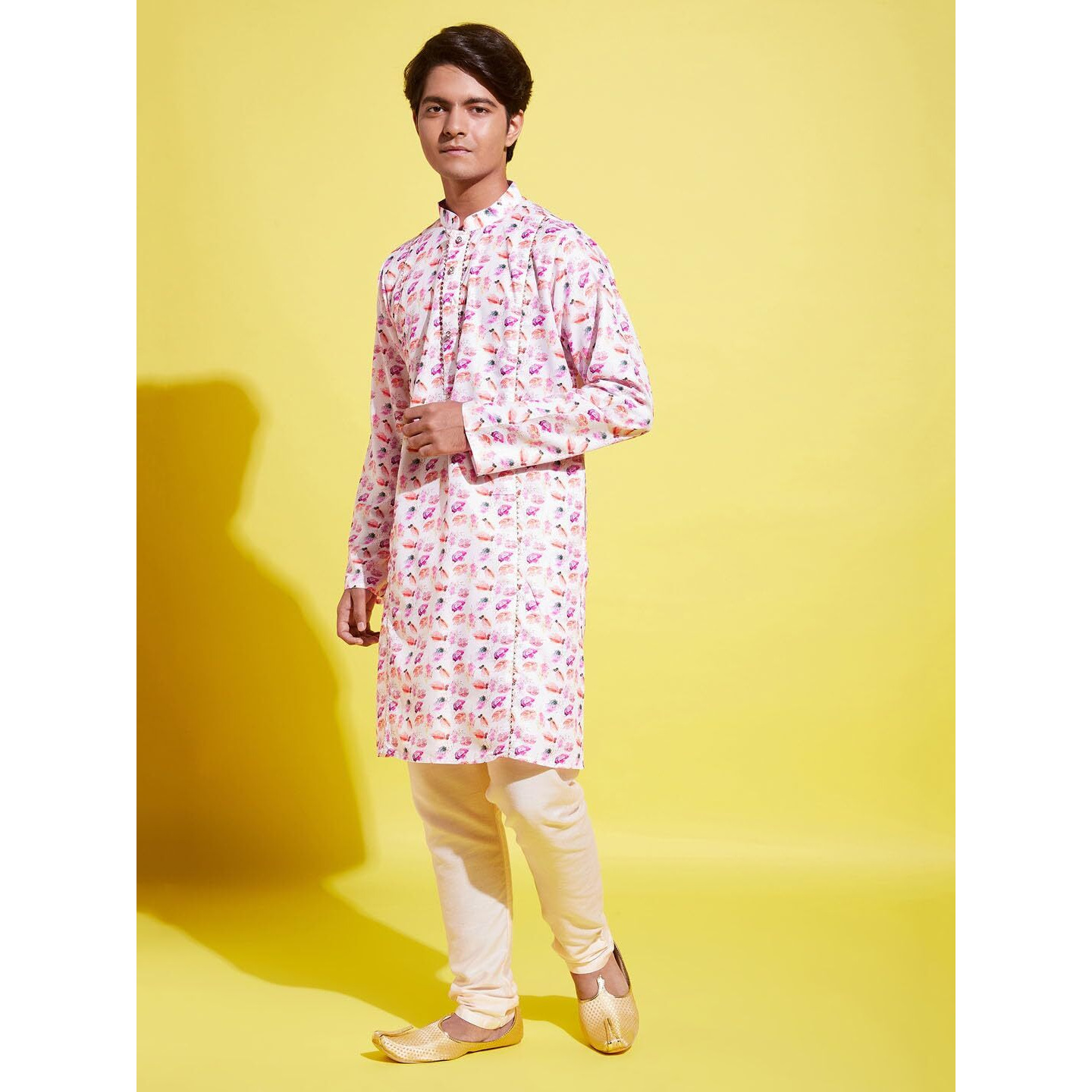 VASTRAMAY YUVA Boys' Multicolor-Base-White Cotton Blend Kurta Pyjama Set ||Elegant For Holi & EID Celebration_VYUVBK089WHnPVCR_36M