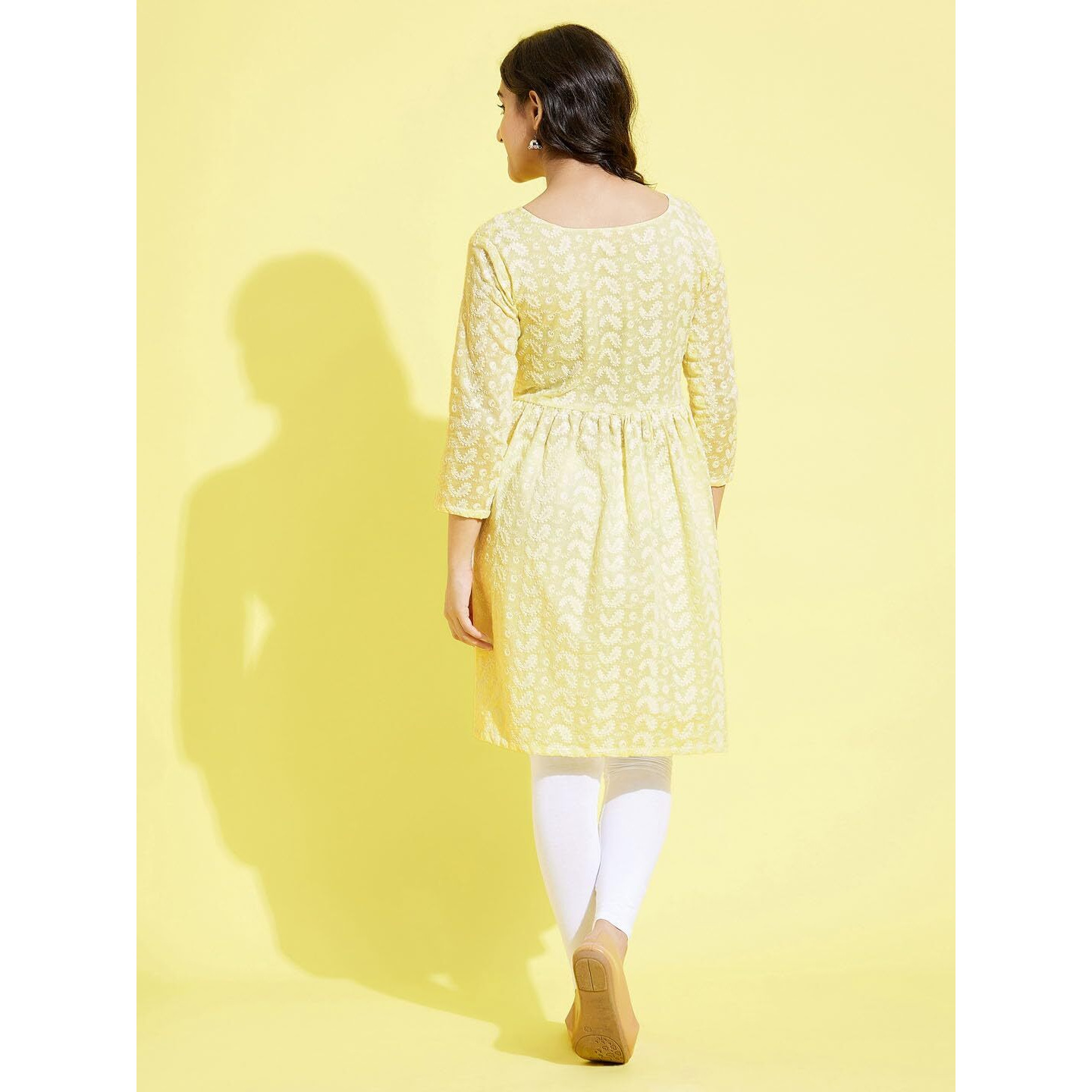 VASTRAMAY YUVA Girls' Yellow and White Kurta and Leggings Set_VYUVGK094YWnGL01WH_36L